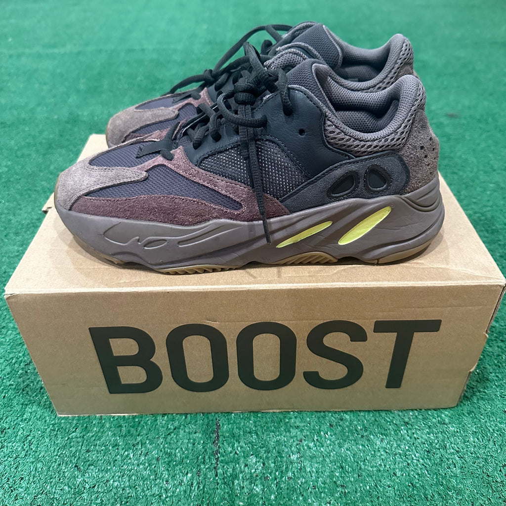 adidas Yeezy Boost 700 Mauve EE9614 (9)