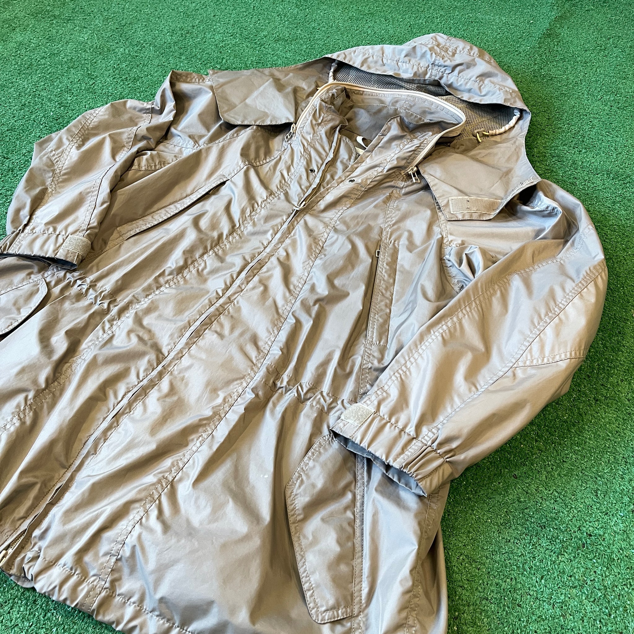 Vintage Issey Miyake Full-Zim Windbreaker Jacket (M/L)
