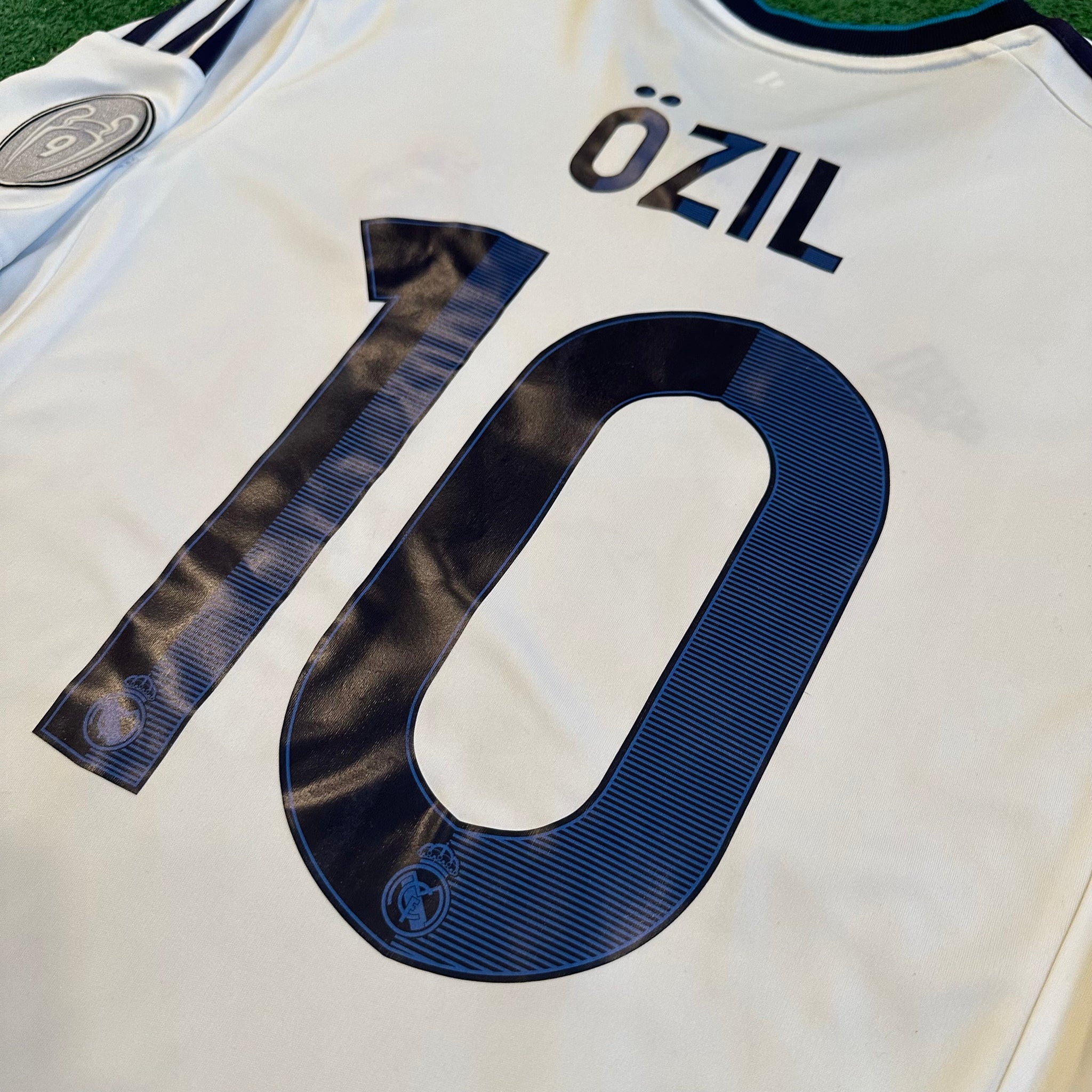 Adidas Real Madrid #10 Ozil 2012/13 Home Football Kit (M)