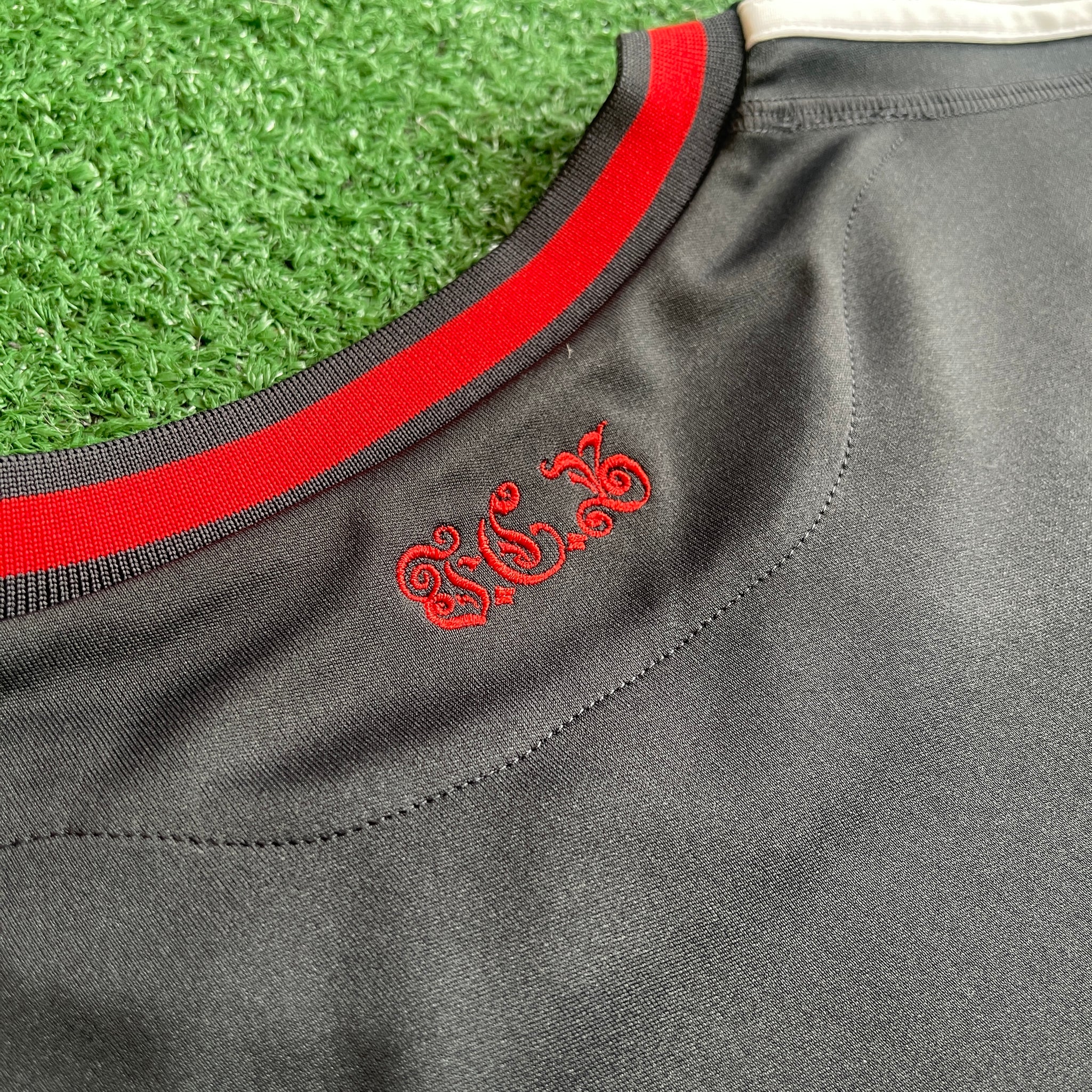 Adidas FC Bayern Munich 2010/11 Third Football Kit (L)