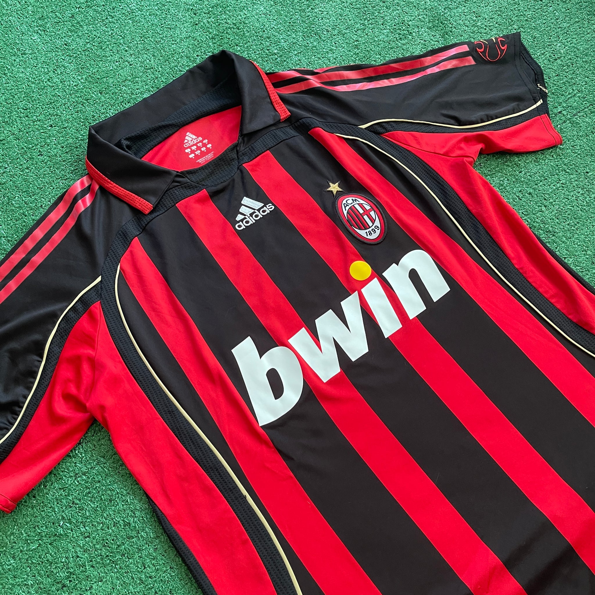 Vintage Adidas AC Milan #22 Kaka 2006/07 Home Football Kit (M)