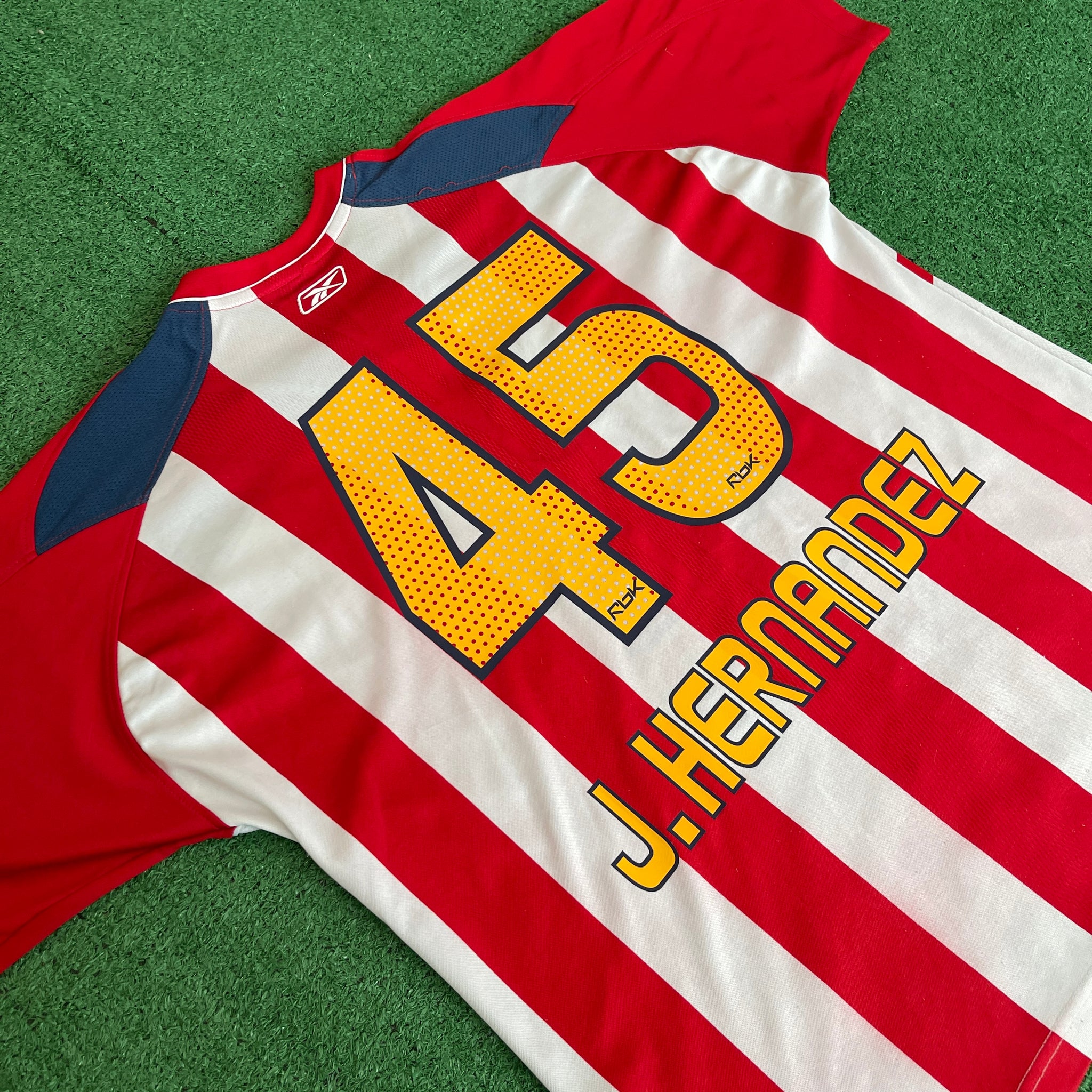 Vintage Reebok Chivas De Guadalajara #45 J. Hernandez 2006/07 Home Football Kit (S)