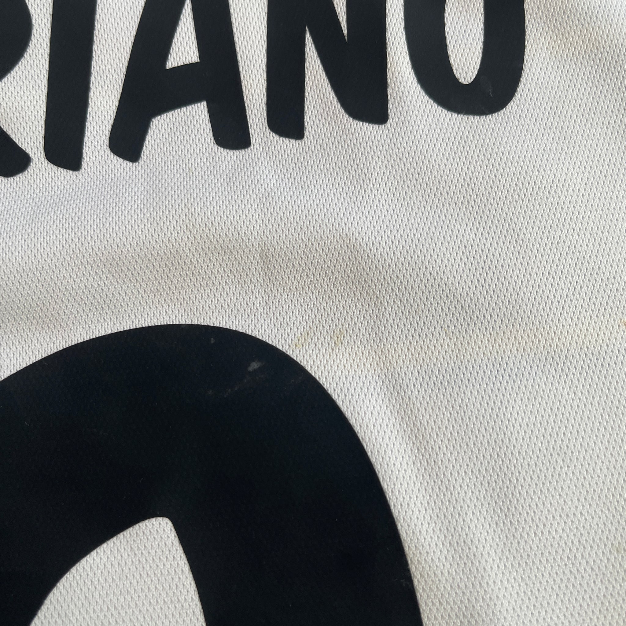 Vintage Champion Parma Calcio #9 Adriano 2002/03 Away Football Kit (S)