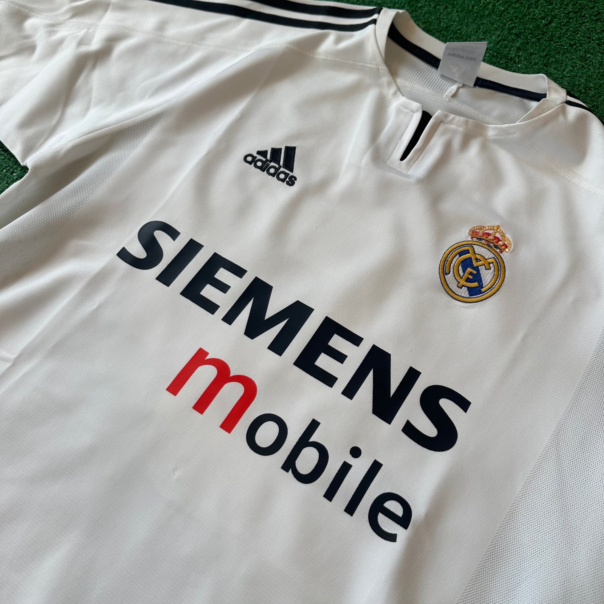 Vintage Real Madrid #5 Zidane 2003/2004 Home Football Kit (M)