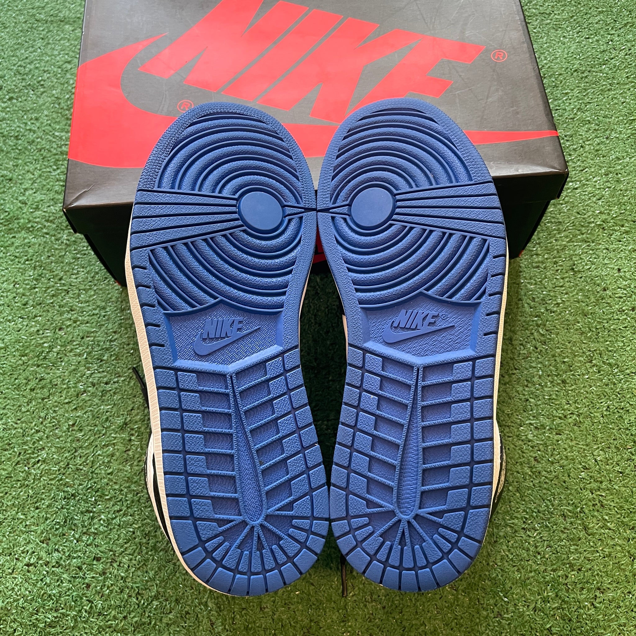 Jordan 1 Retro High Royal Toe 555088-041 (10.5)