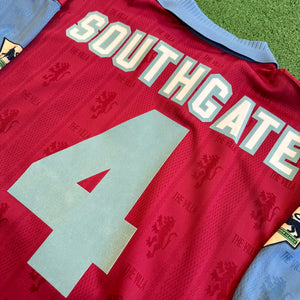 Vintage Reebok Aston Villa #4 Southgate 1995/97 Home Football Kit (XL/XXL)