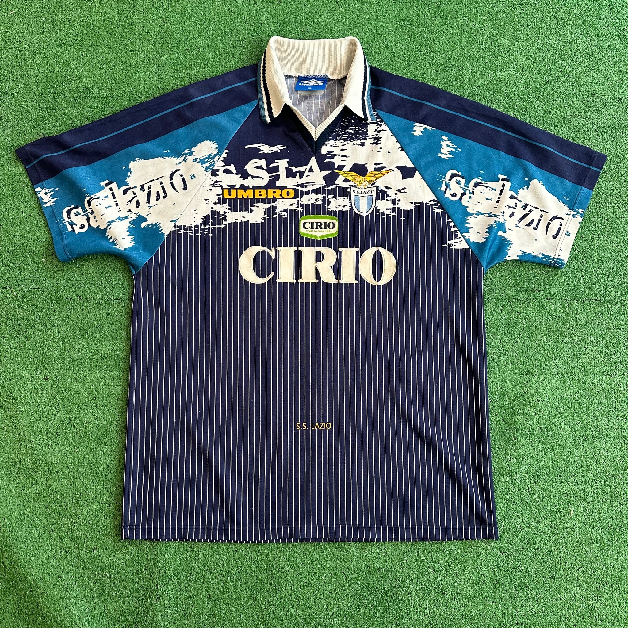 Vintage SS Lazio #11 Signori 1996/97 Third Football Kit (XL)