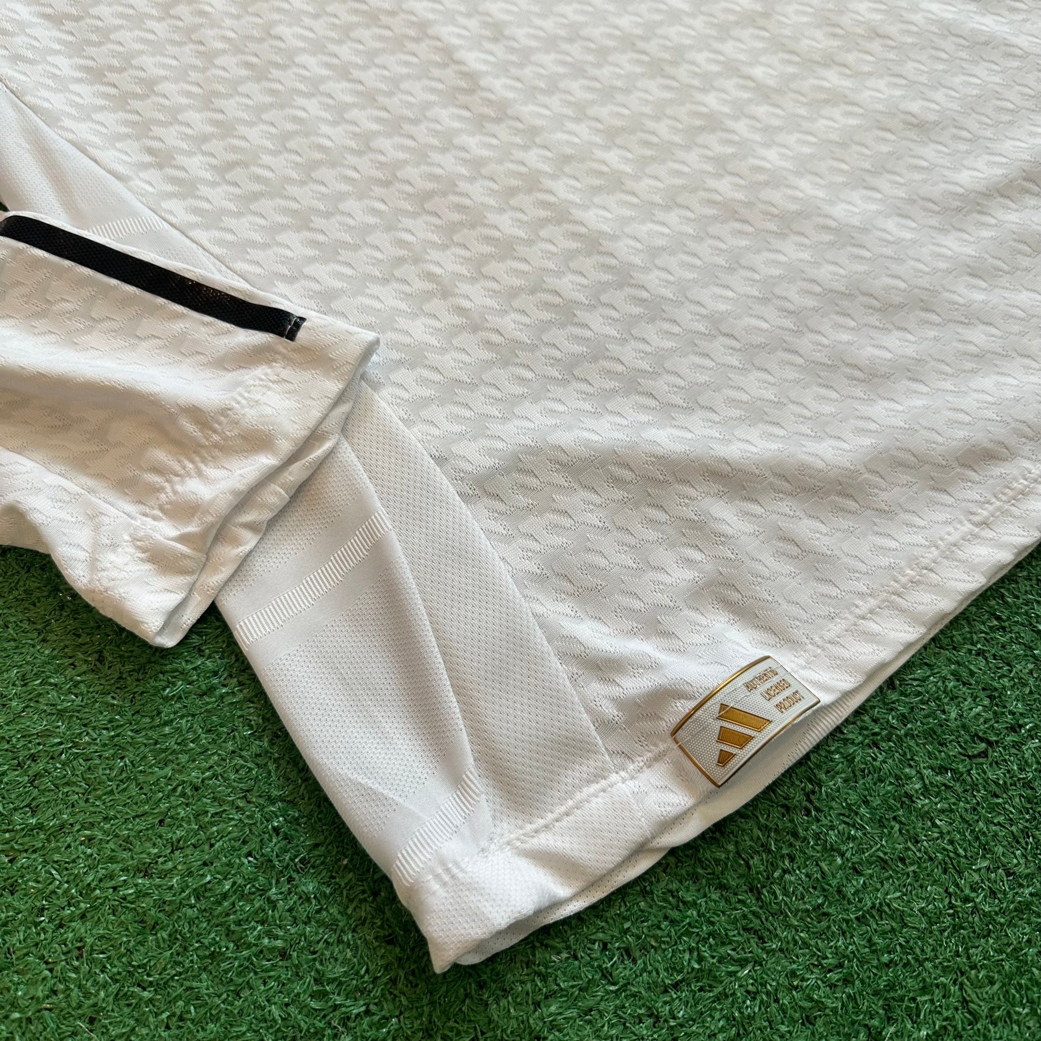 Adidas Real Madrid #9 Mbappe 2024/25 Home Authentic Long Sleeve Football Kit (XL)