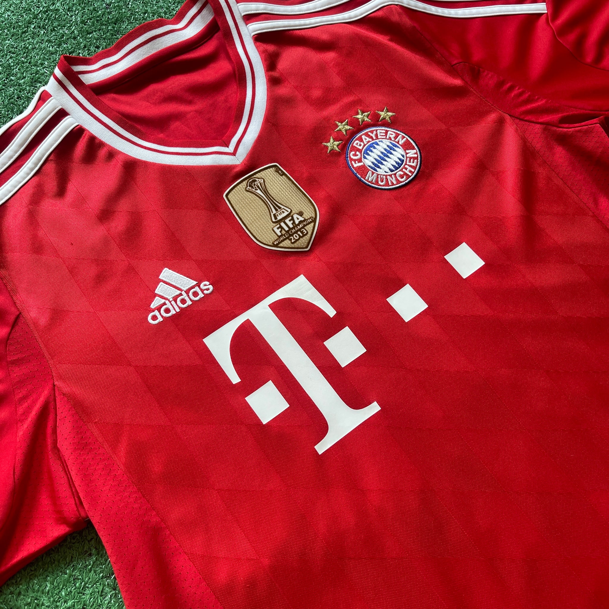 Adidas FC Bayern Munich 2013/14 Home Football Kit (M)