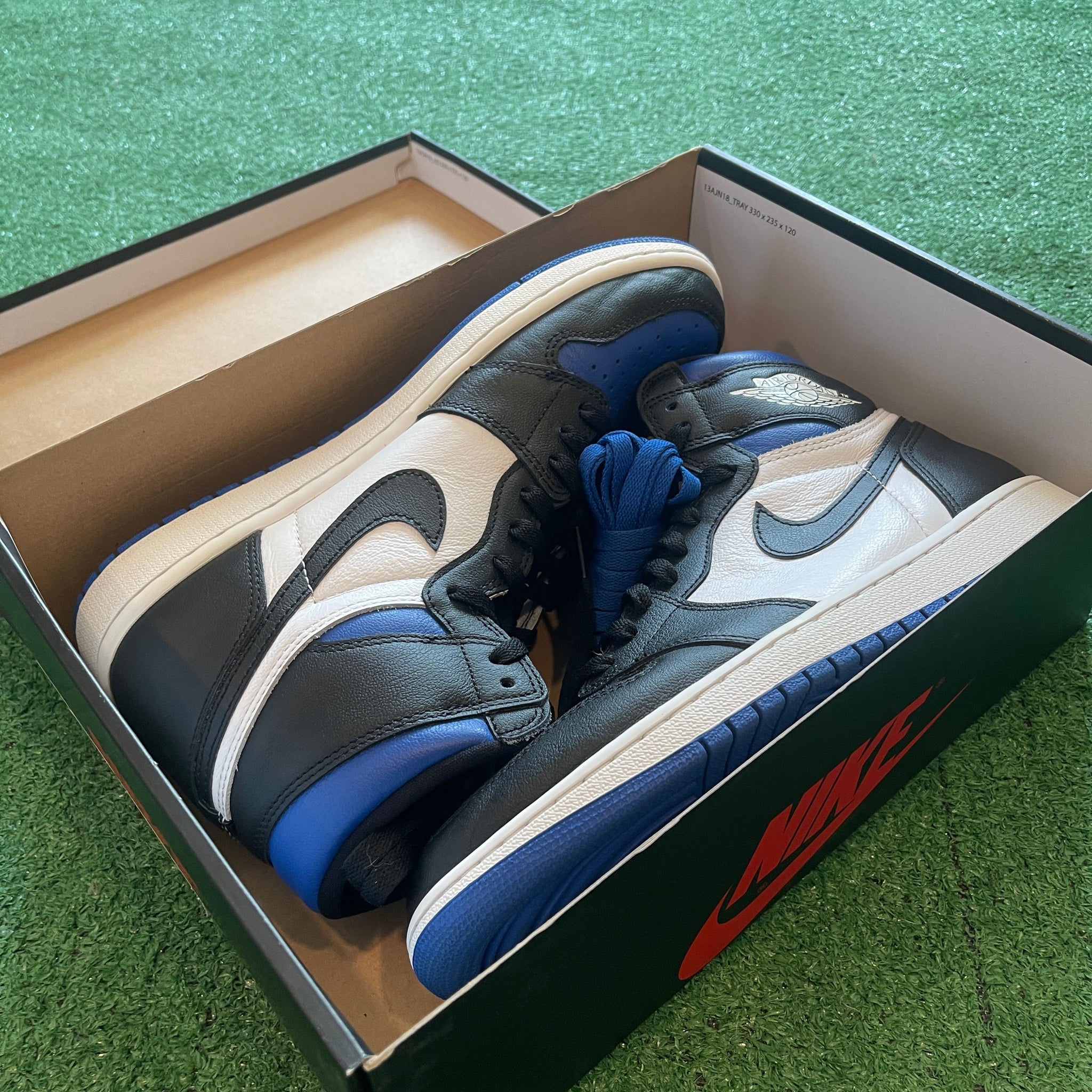 Jordan 1 Retro High Royal Toe 555088-041 (10.5)