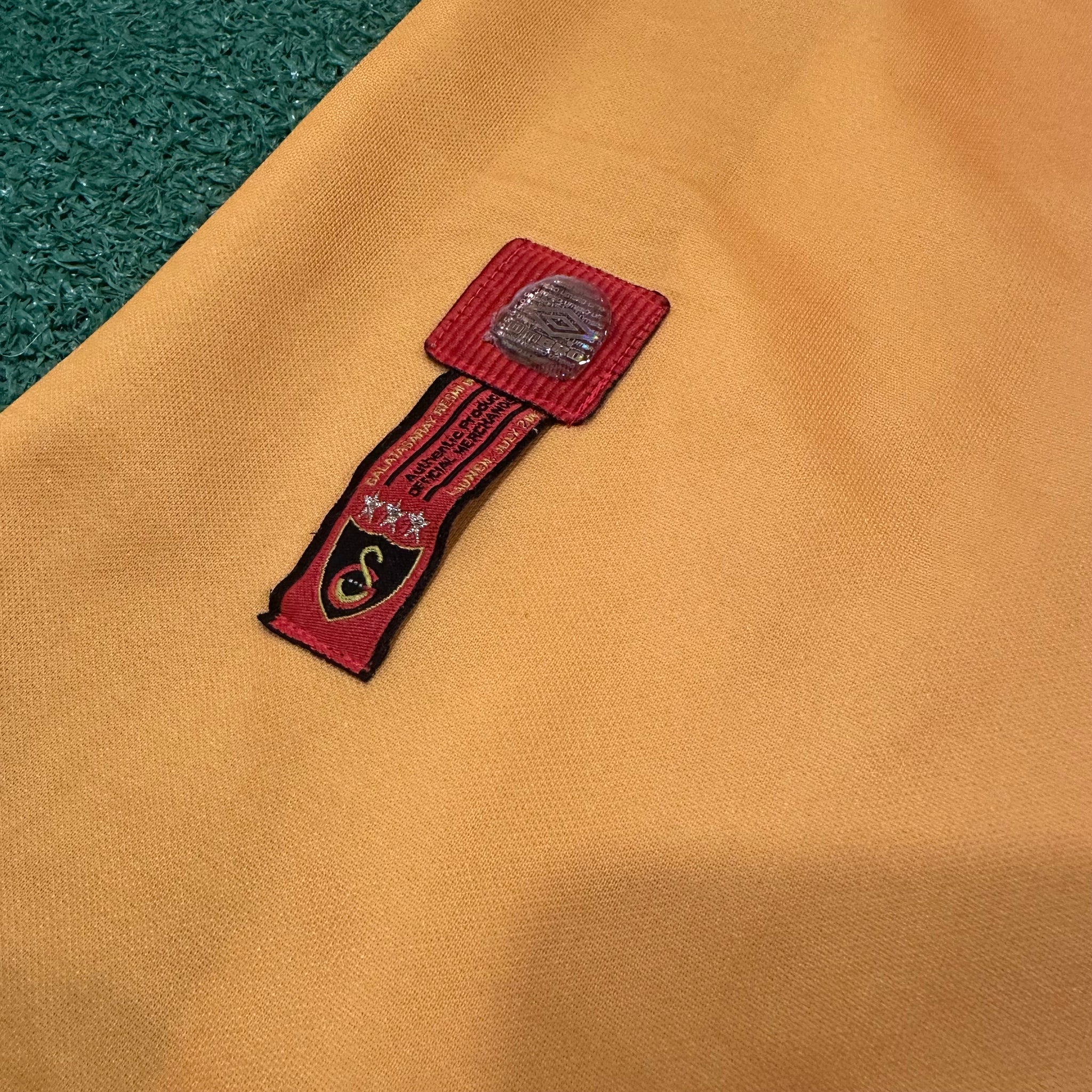 Vintage Umbro Galatasaray 2003/2004 Home Football Shirt (L)