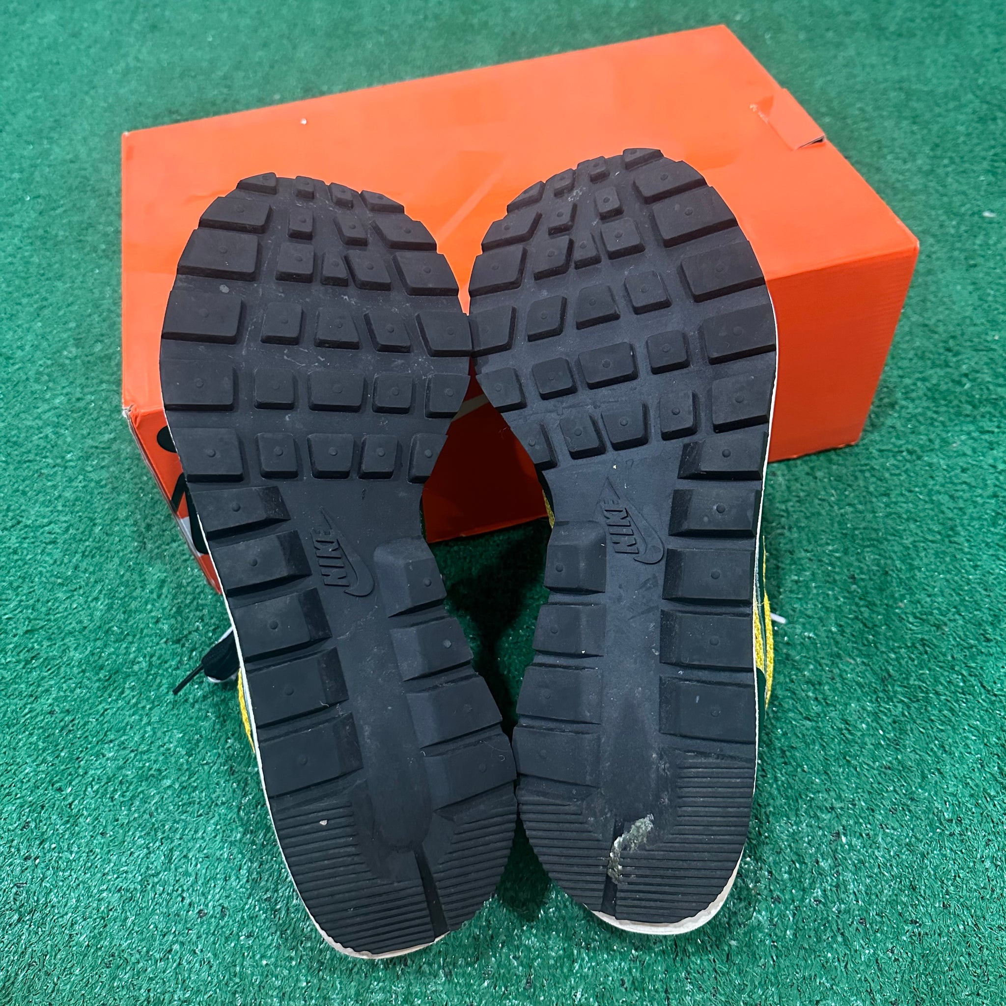 Nike Vaporwaffle sacai Tour Yellow Stadium Green CV1363-700 (9)