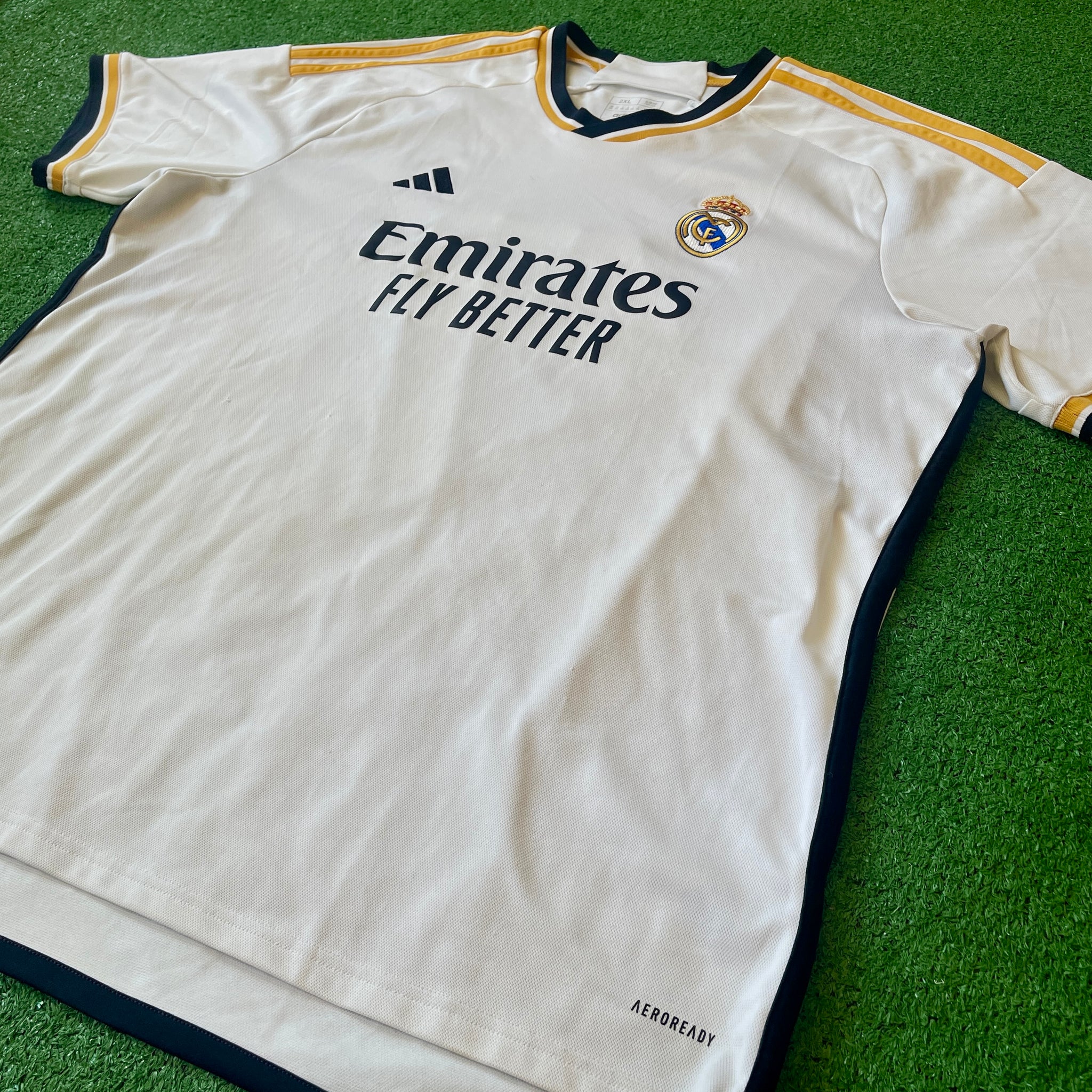 Adidas Real Madrid #7 Vini Jr. 2023/24 Home Football Kit (XXL)