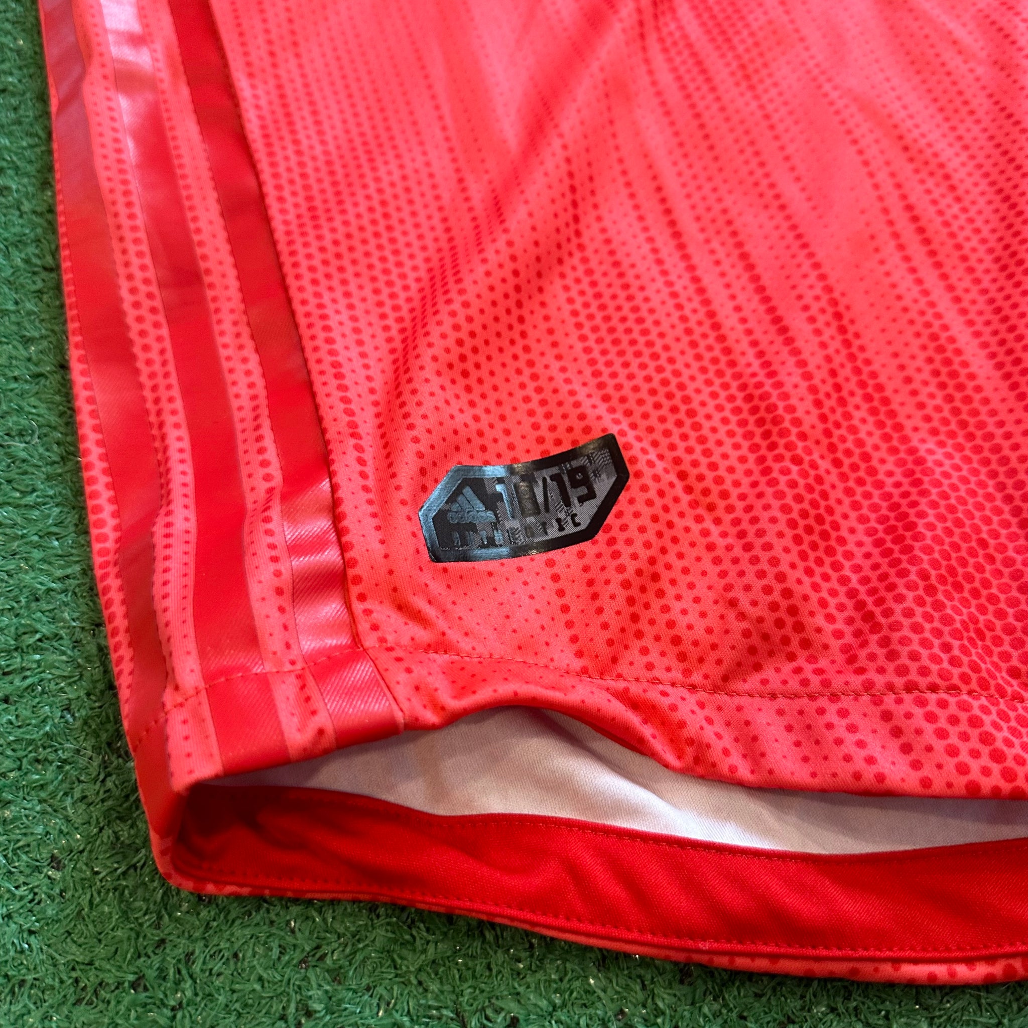 Adidas Real Madrid #10 Modric 2018/19 Third Football Kit (XL)