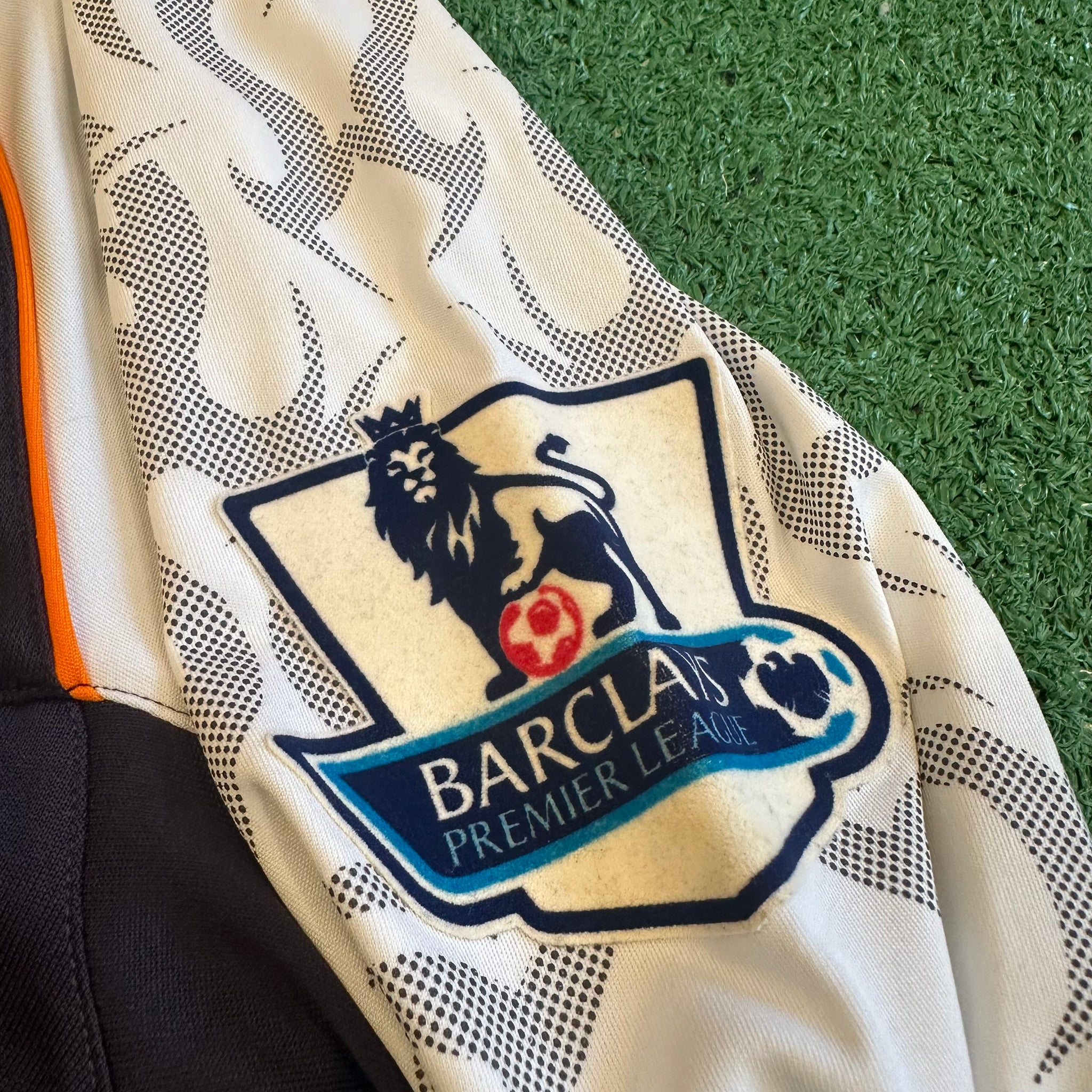 Warrior Liverpool FC #7 Suarez 2012/13 Third Football Kit (M)