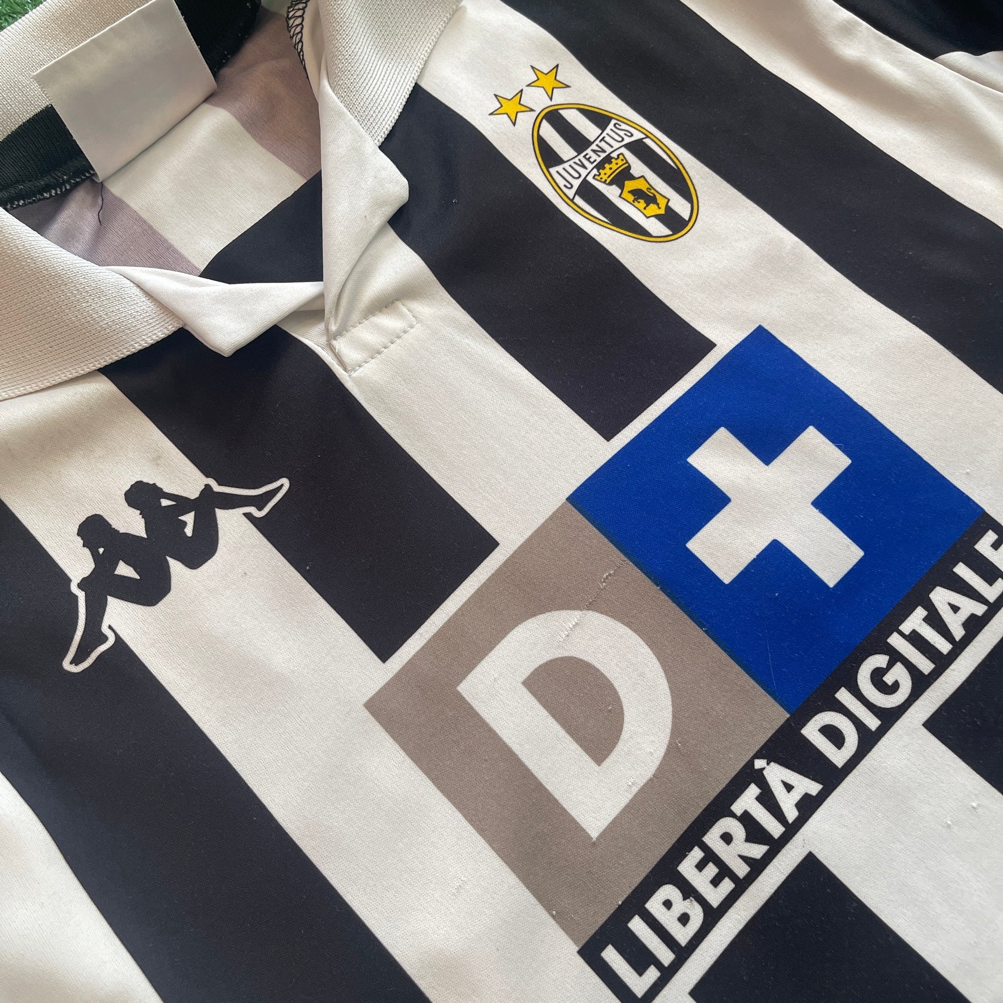 Vintage Kappa Juventus 1998/00 Home Football Kit (S)