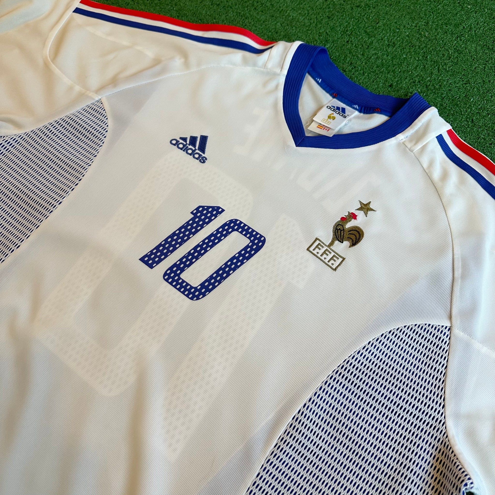 Vintage Adidas France #10 Zidane 2002 Away Football Kit (XL)