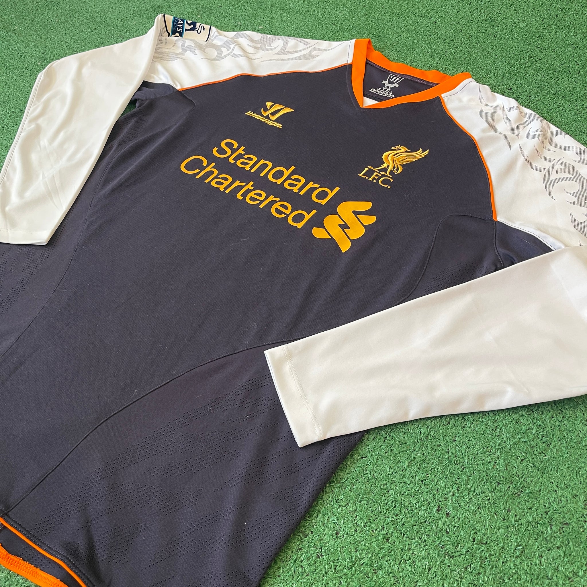 Warrior Liverpool FC #7 Suarez 2012/13 Third Football Kit (M)
