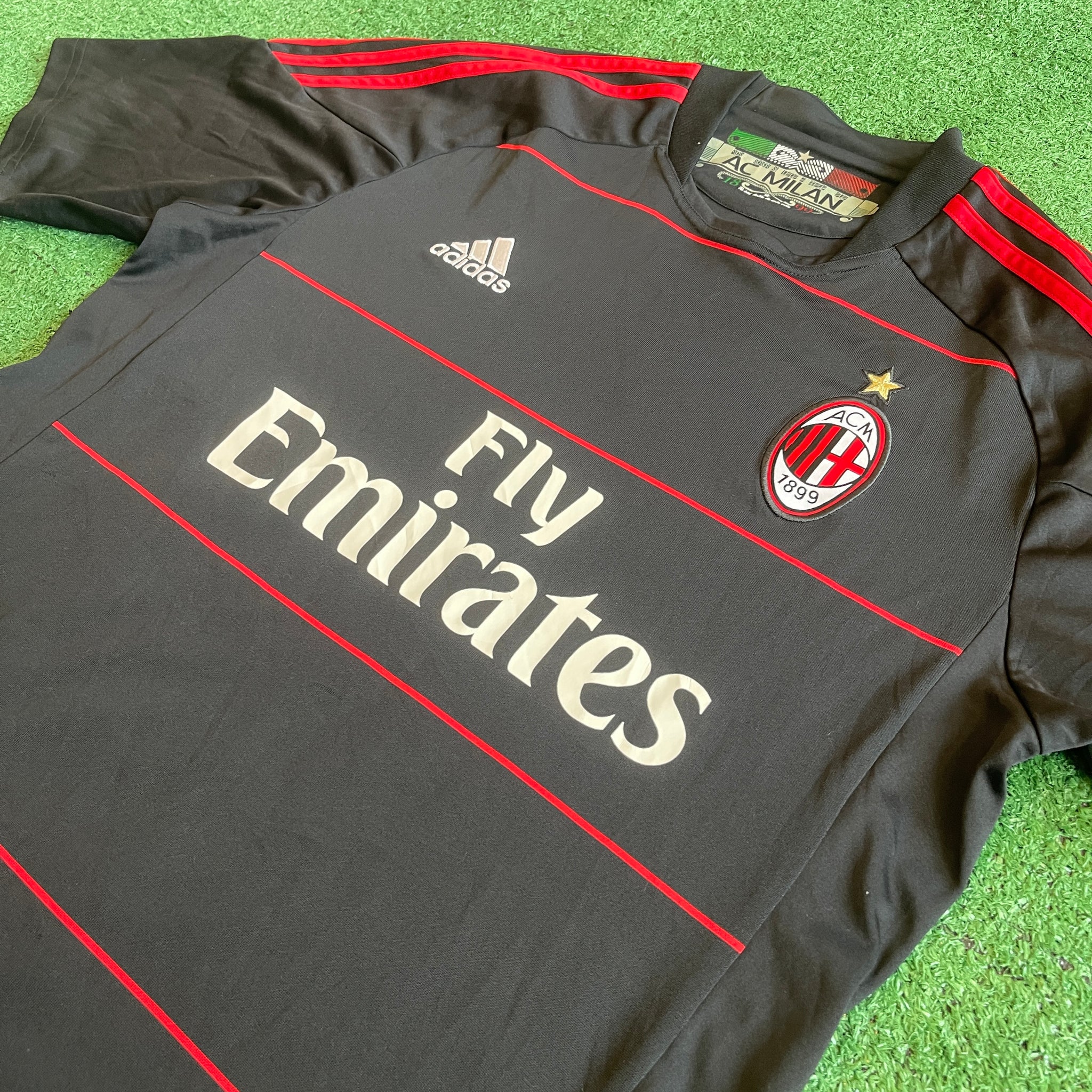 2010 Adidas AC Milan 2010/11 Third Football Kit (M)