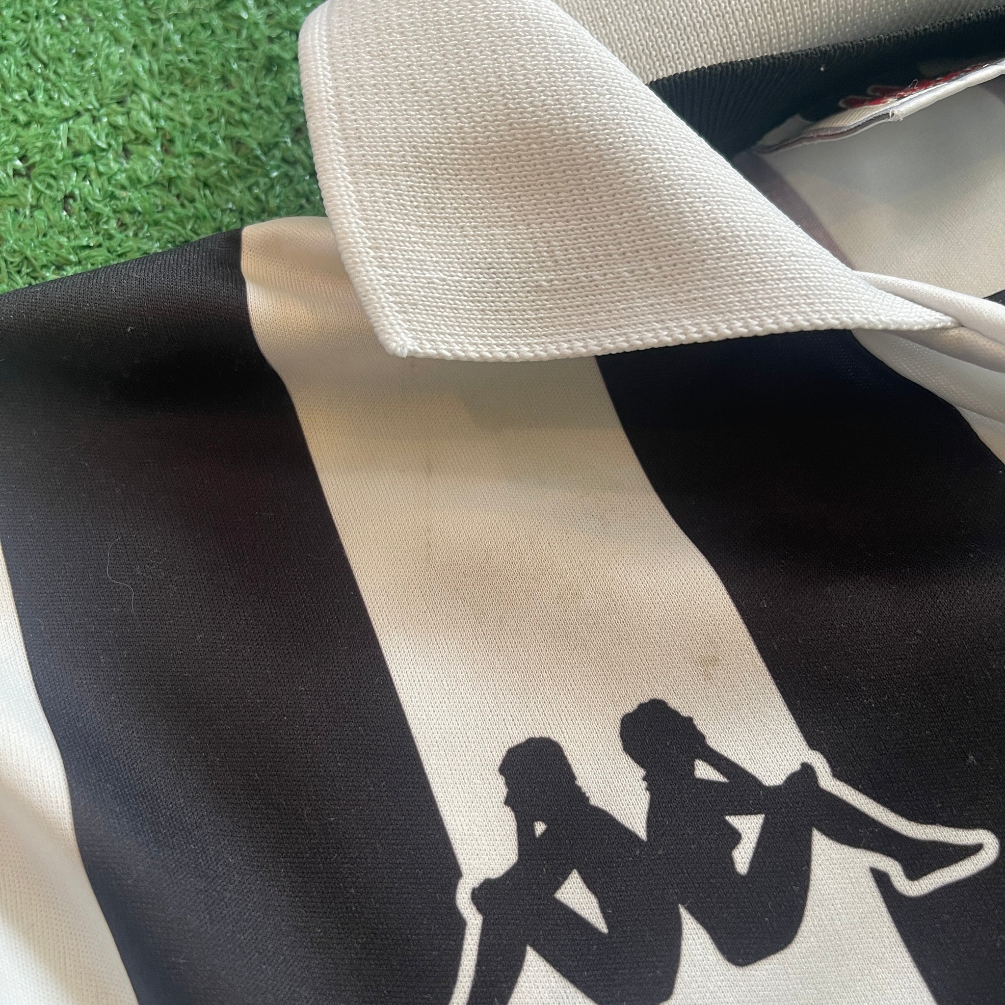 Vintage Kappa Juventus 1998/00 Home Football Kit (S)