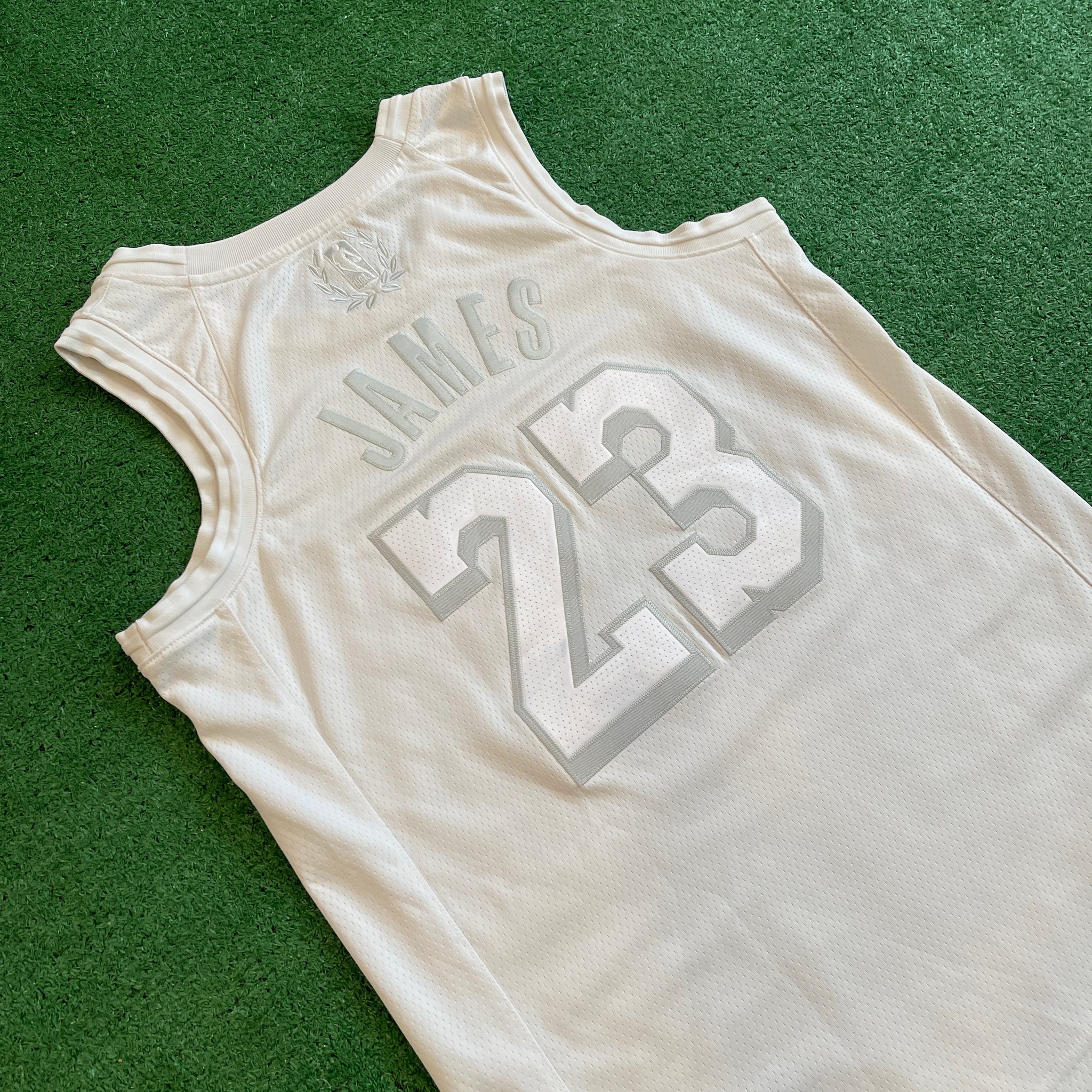 Nike LA Lakers LeBron James MVP Swingman White NBA Jersey (M)