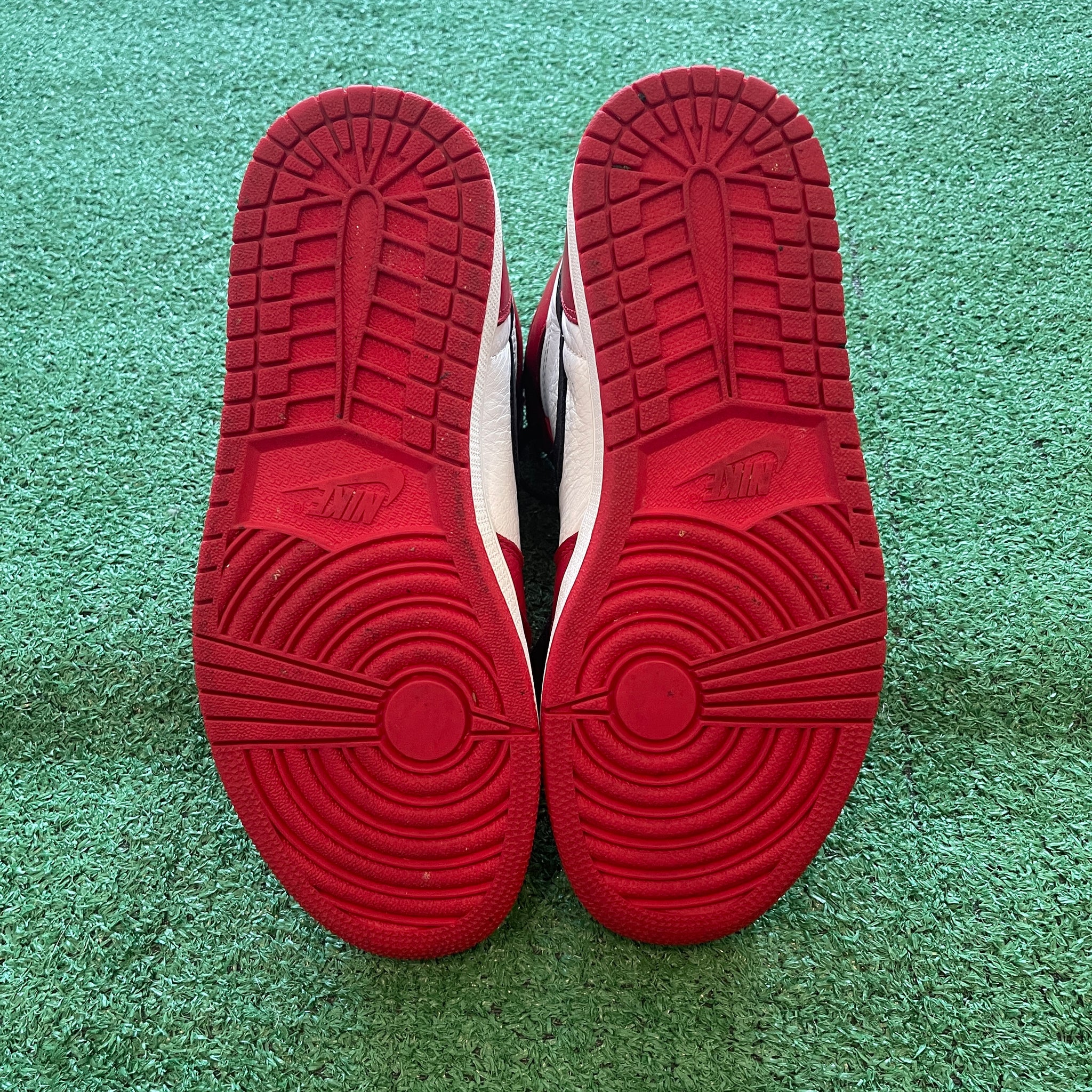 Jordan 1 Retro High Homage To Home 861428-061 (Non-numbered) (8.5)