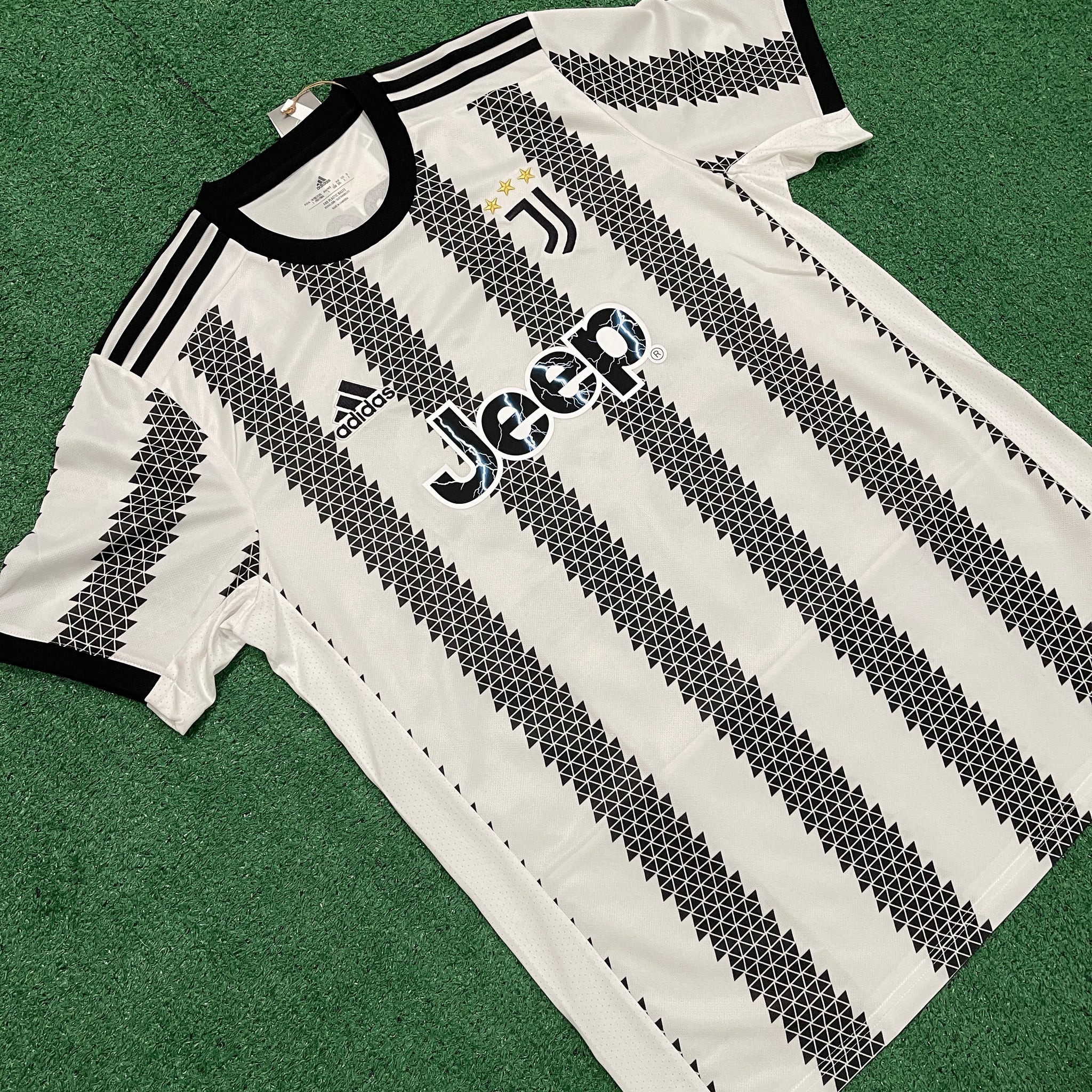 Adidas Juventus FC #22 Di Maria 2022/23 Home Football Kit (L)