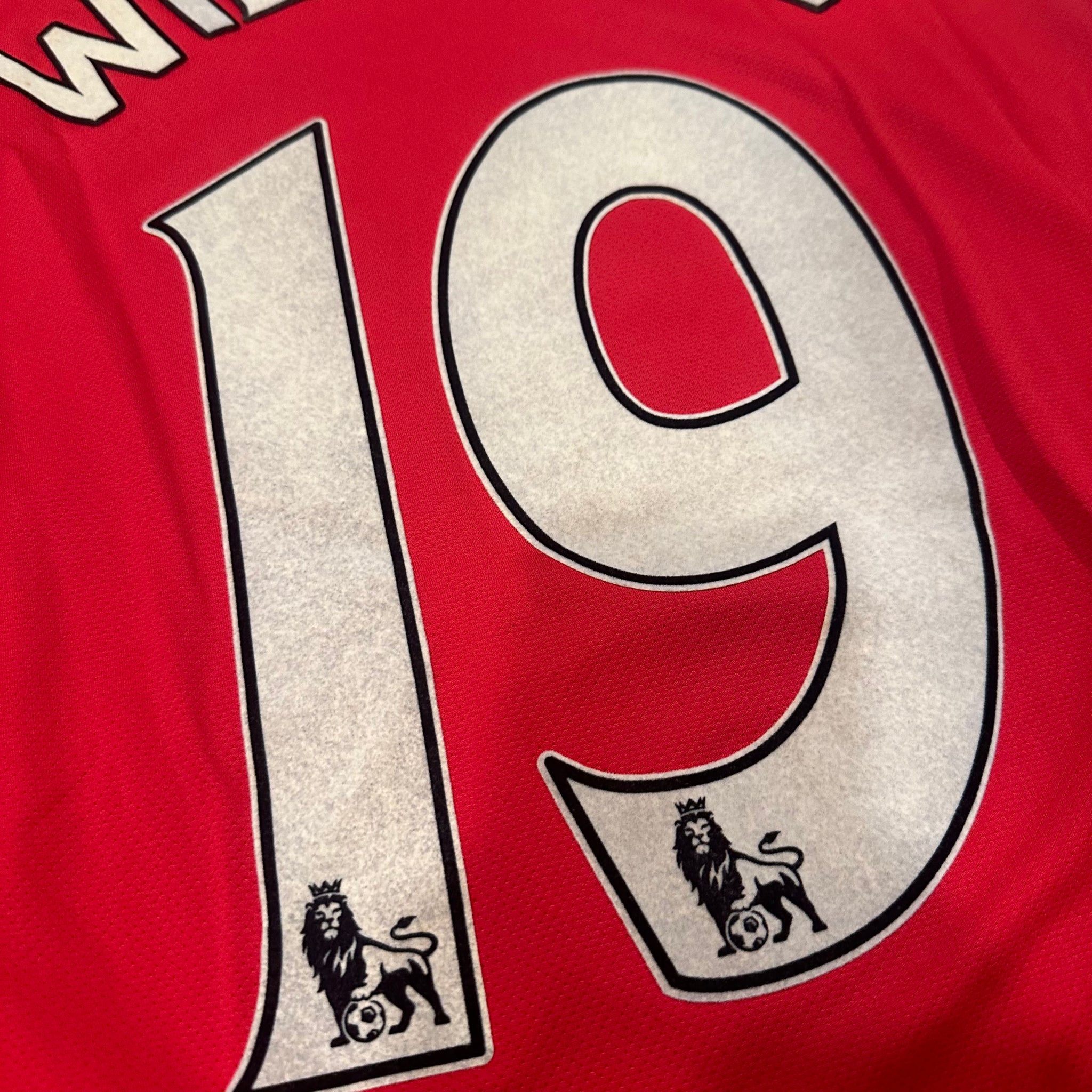 Nike Arsenal FC #19 Wilshere 2011/2012 Home Football Shirt (M)