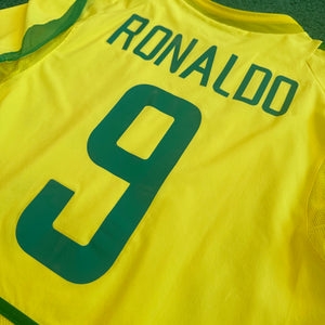 Vintage Nike Brazil #9 Ronaldo 2002 Home Football Kit (M) (PV)