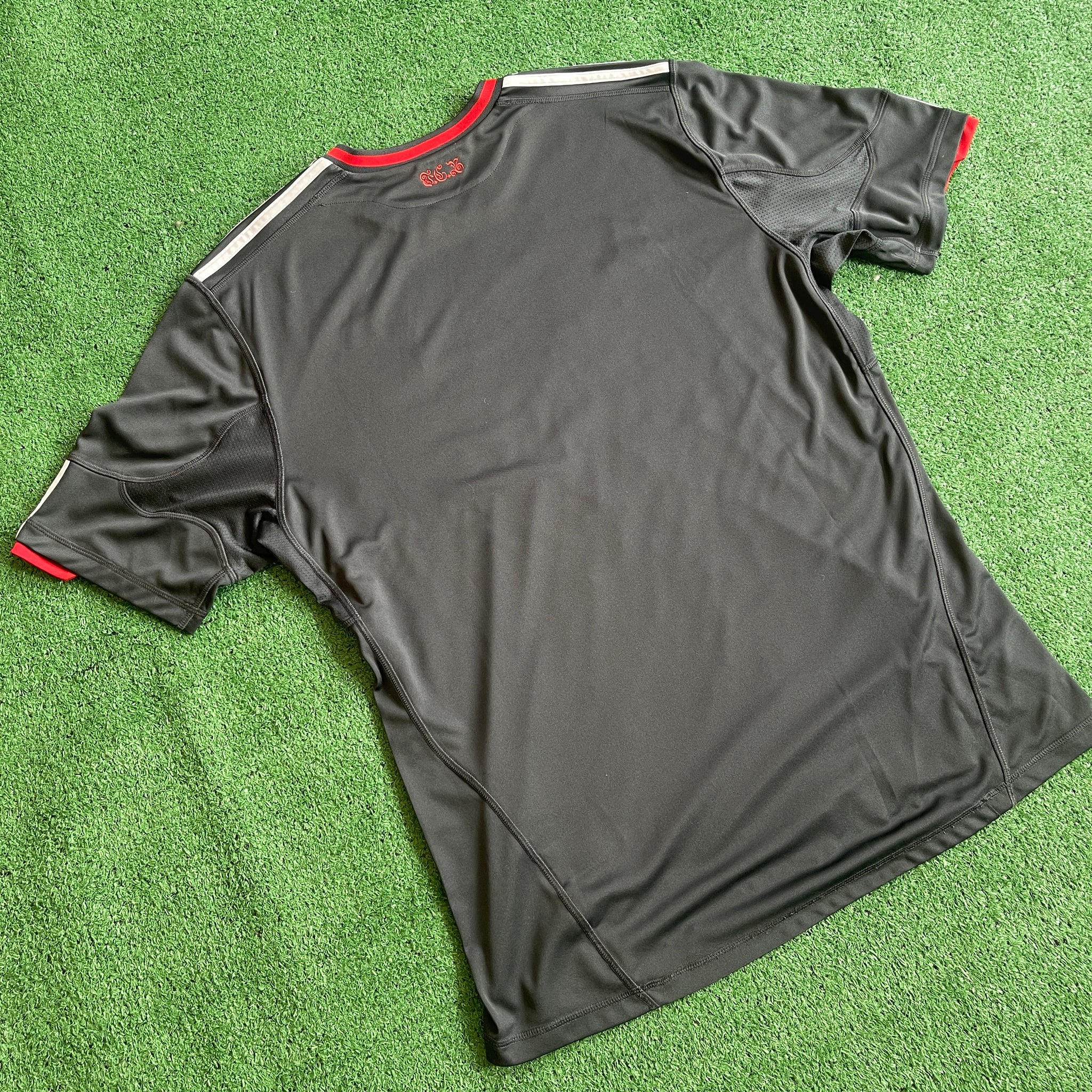 Adidas FC Bayern Munich 2010/11 Third Football Kit (L)