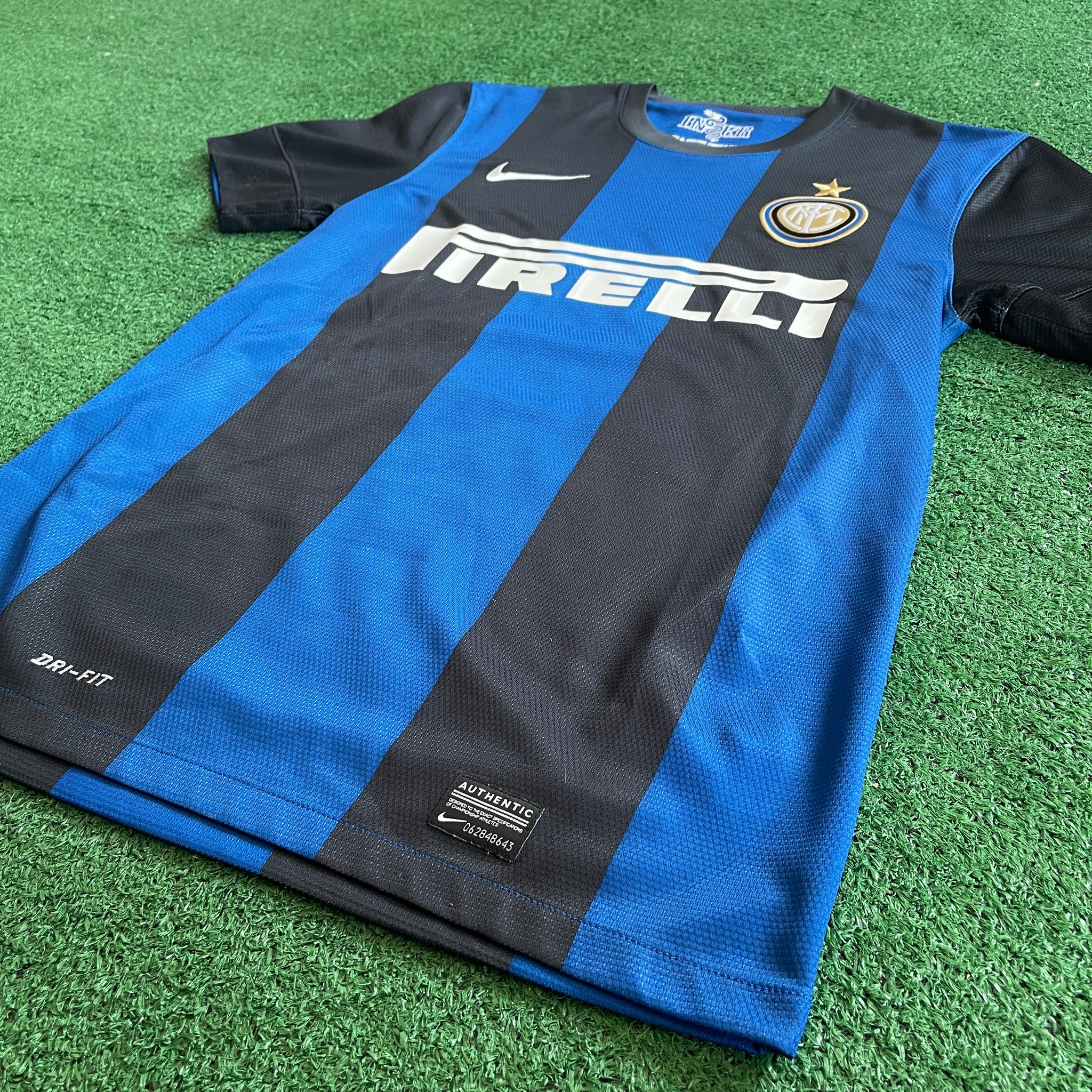 Nike Inter Milan #4 J. Zanetti 2012/13 Home Football Kit (S)
