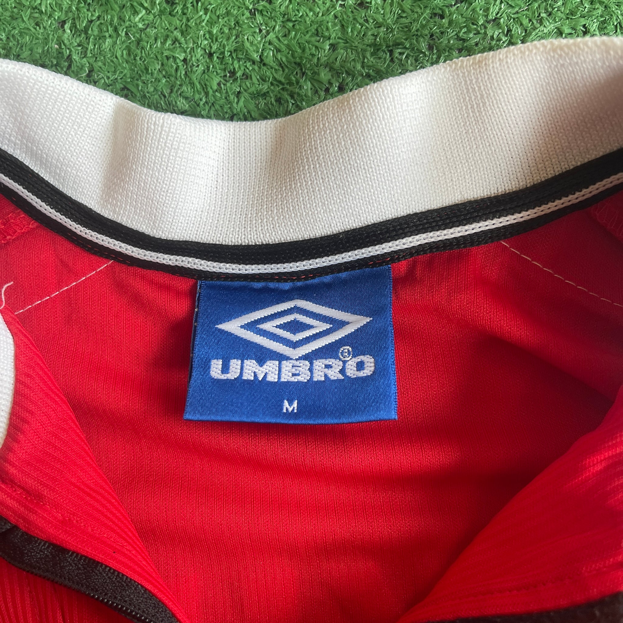 Vintage Umbro Manchester United #7 Beckham 1998/00 Home Football Kit (M)