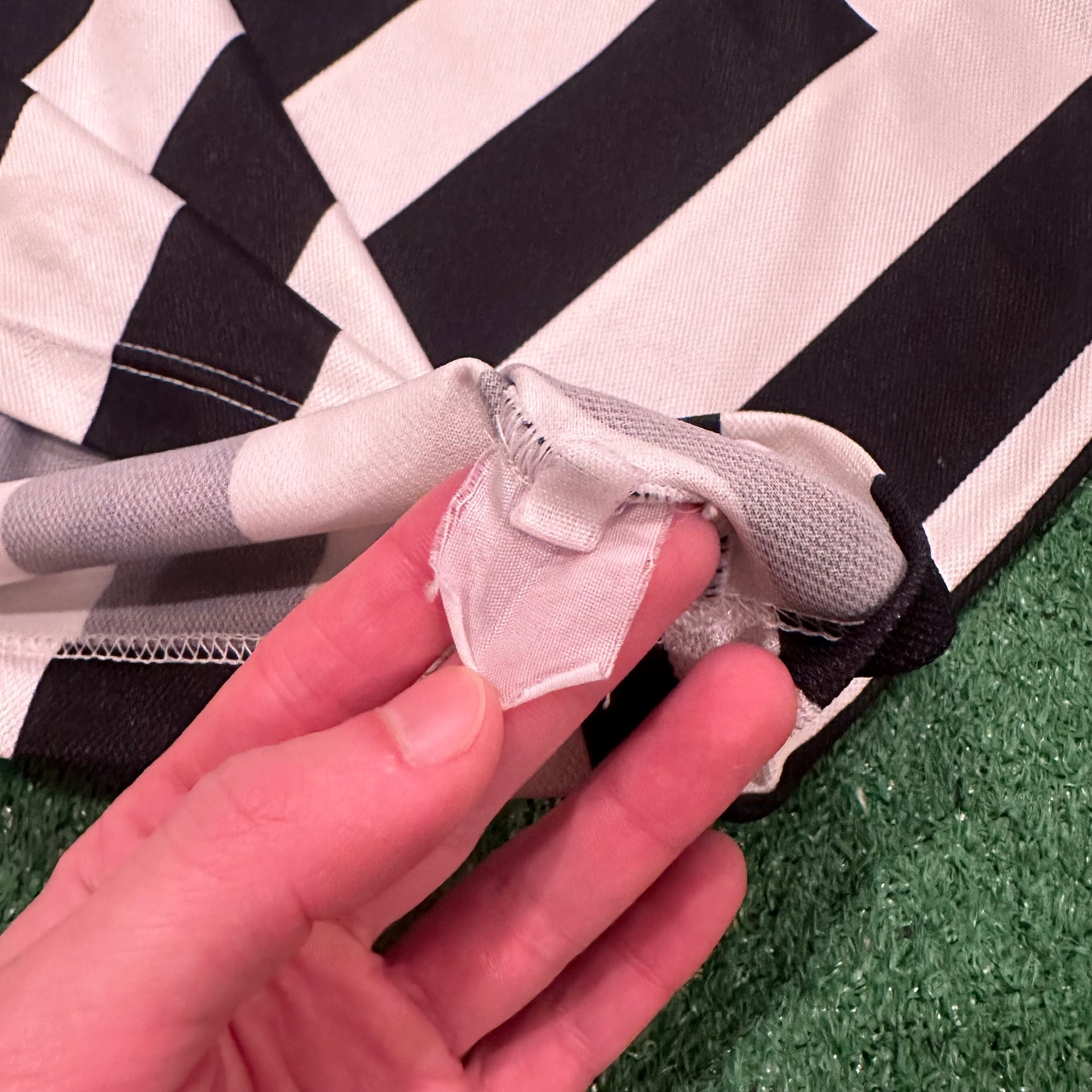 Vintage Kappa Juventus FC 1995/96 Home Football Shirt (M)