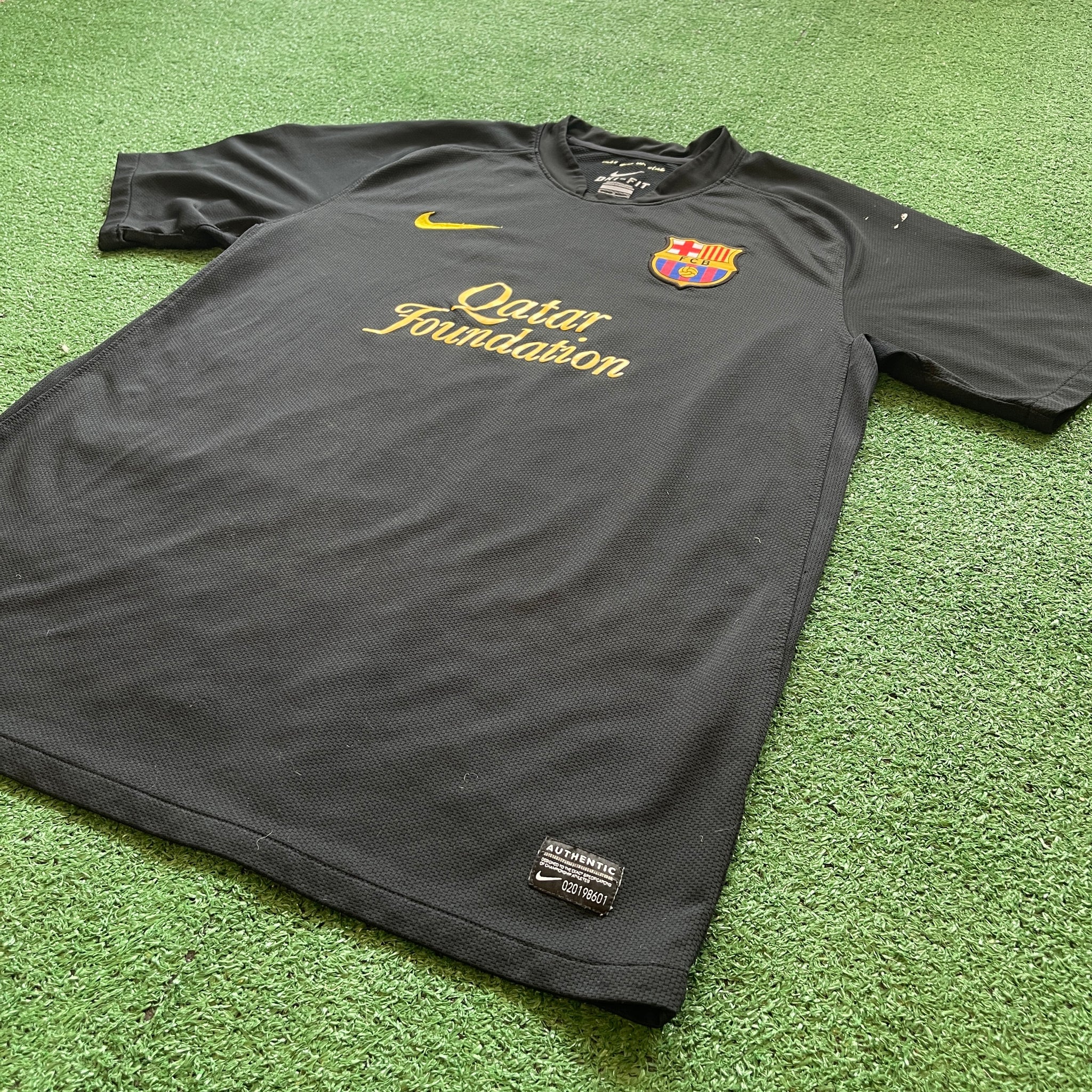 Nike FC Barcelona 2011/12 Away Football Kit (L)