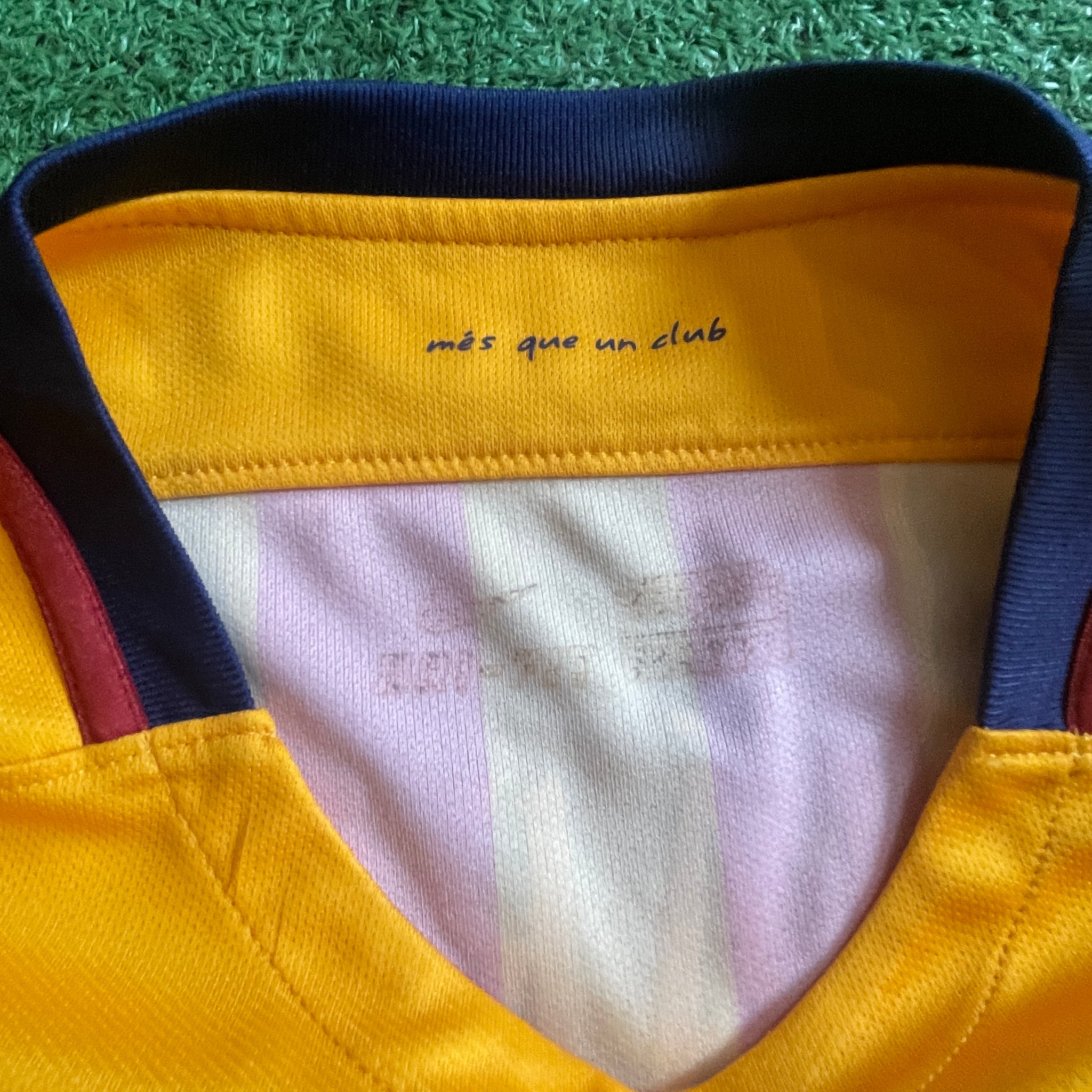 Nike FC Barcelona #9 Suarez 2015/16 Away Football Kit (L)