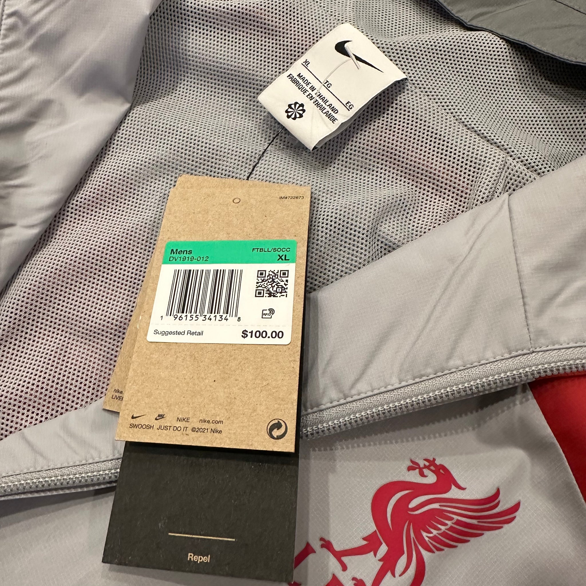 Nike Liverpool 2023/24 AWF Full-Zip Windbreaker Jacket (XL)