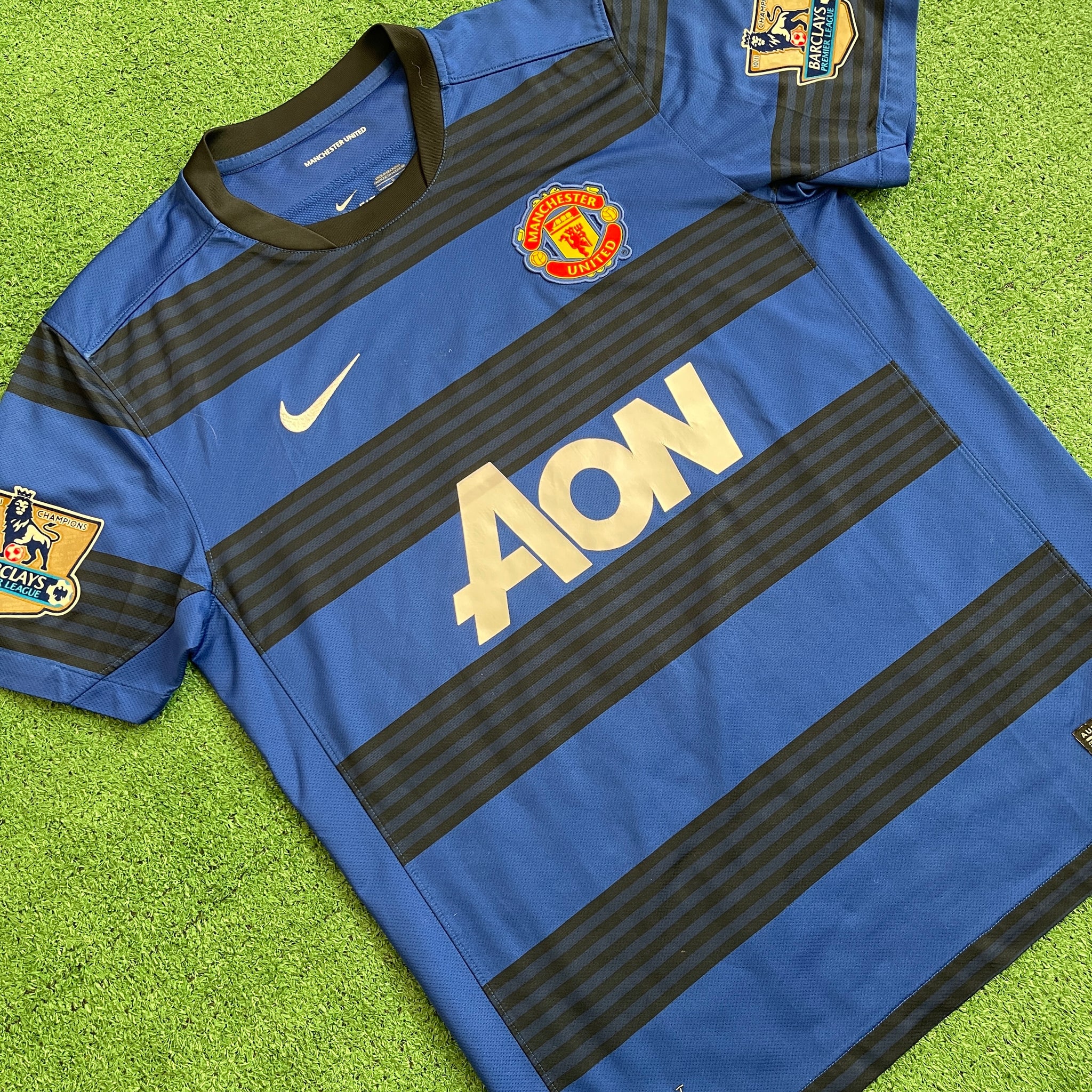Nike Manchester United #14 Chicharito 2011/12 Away Football Kit (L)