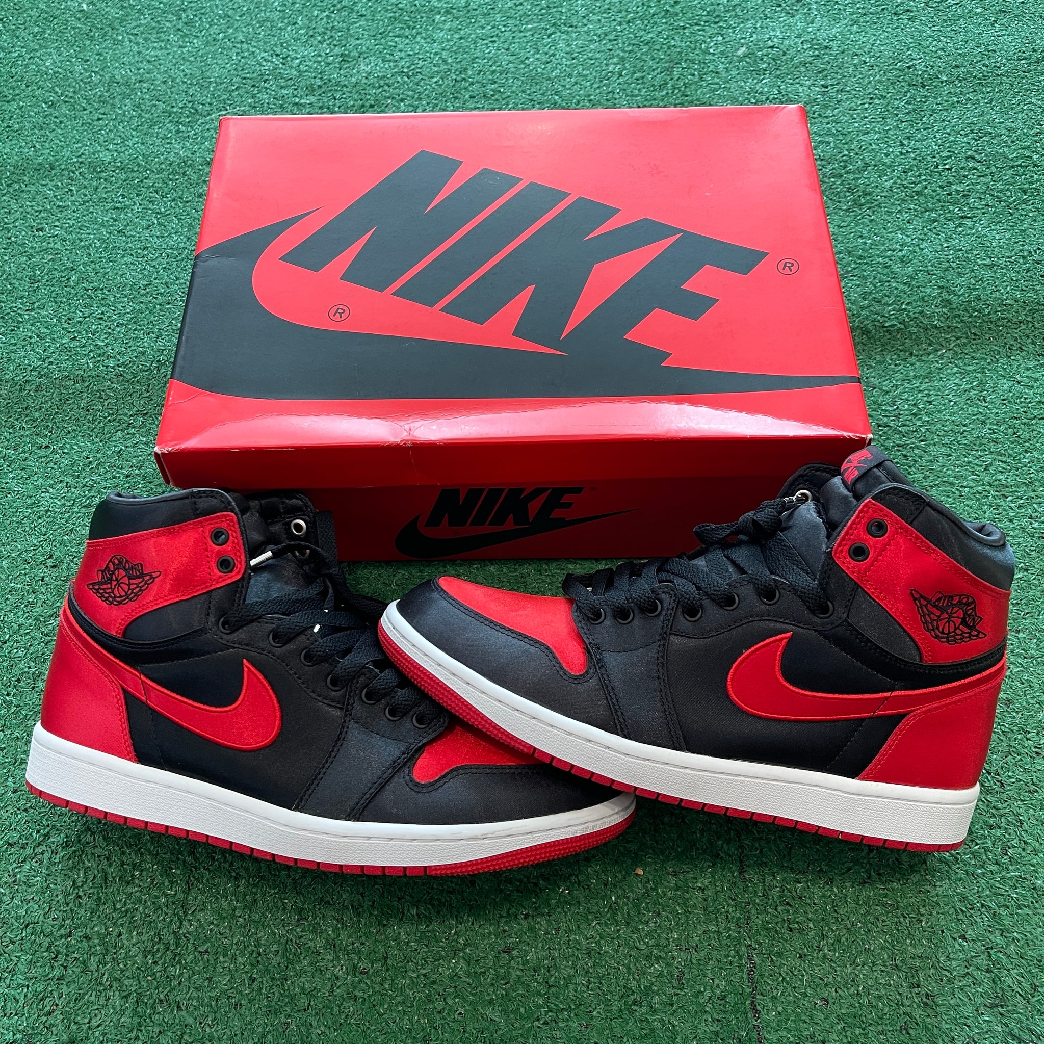Jordan 1 Retro High OG Satin Bred FD4810-061 (10.5W)