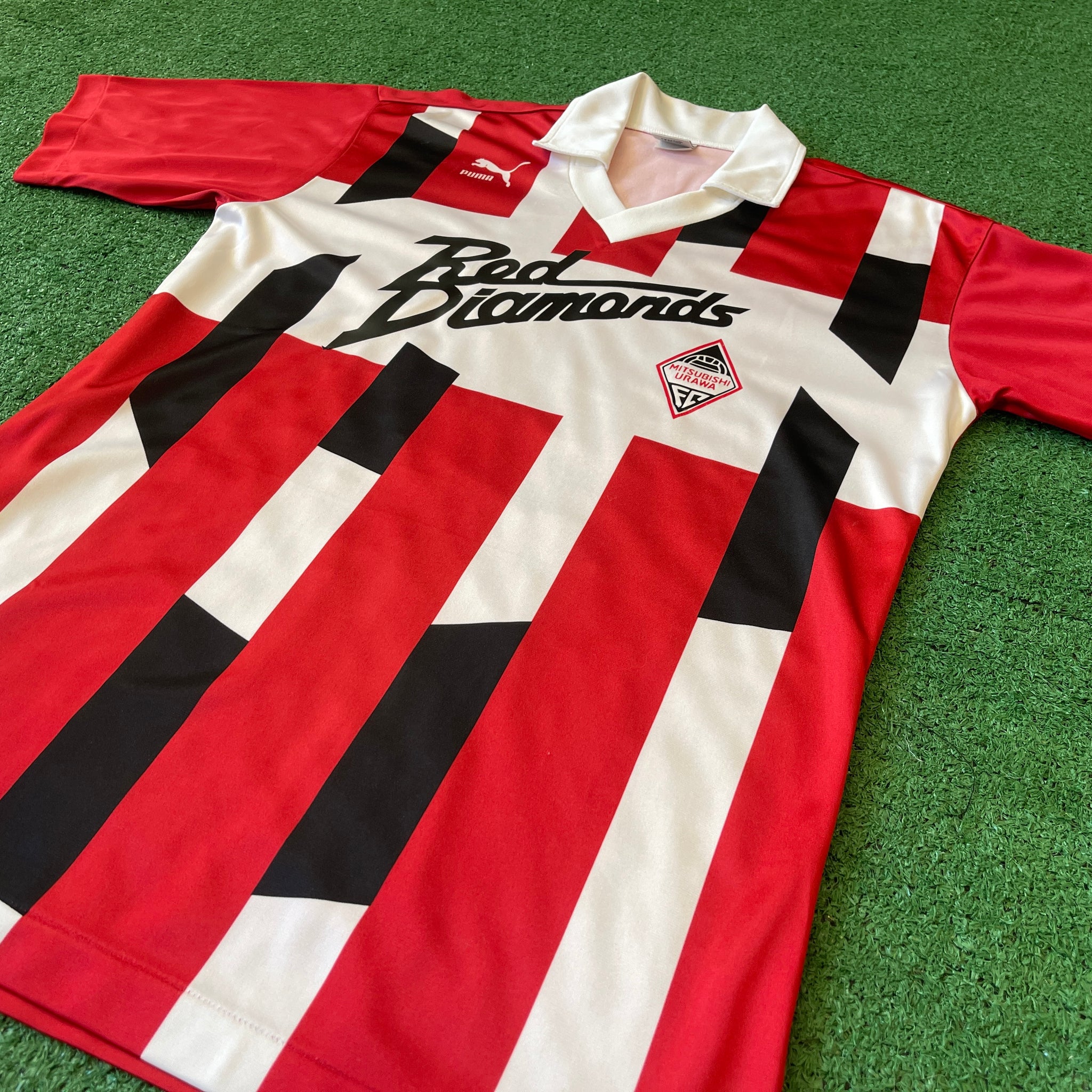 Vintage Puma Urawa Red Diamonds Mitsubishi Motors FC 1992 Home Football Kit (M/L)