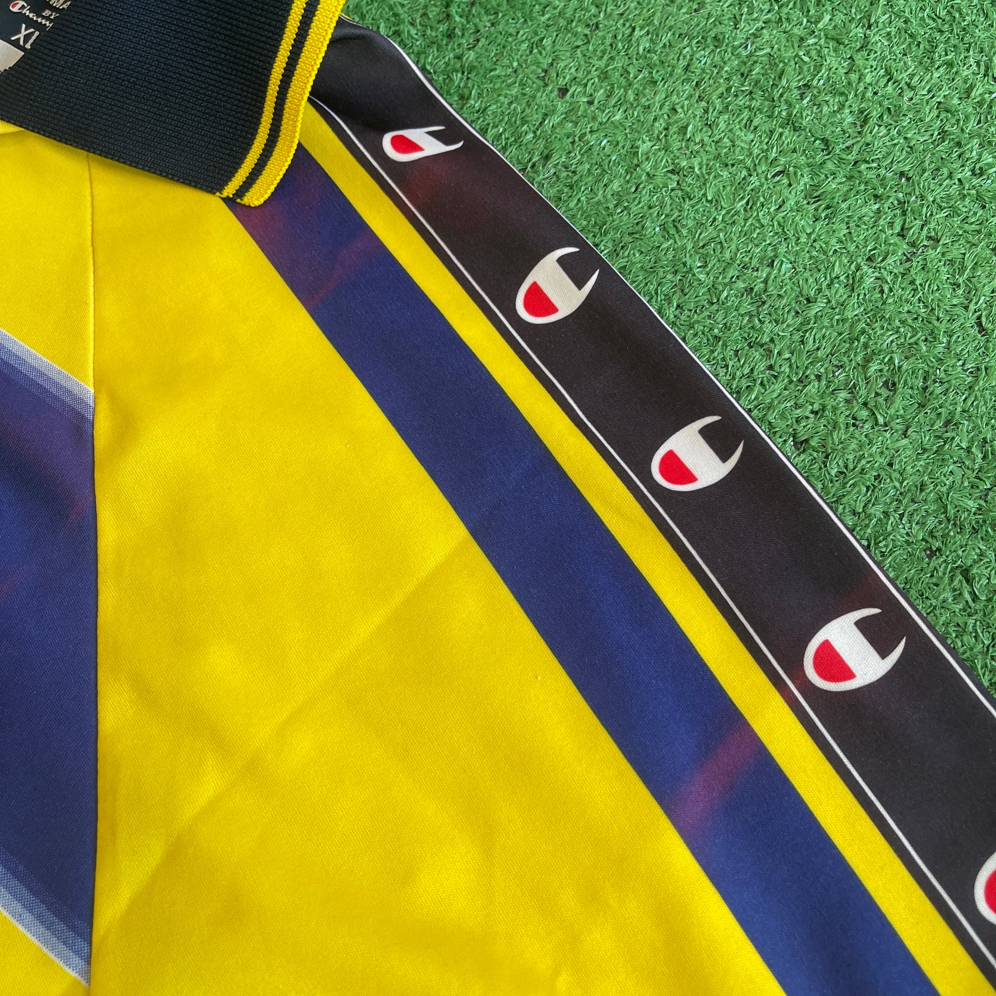 Vintage Champion Parma Calcio 1999/00 Home Football Kit (S)