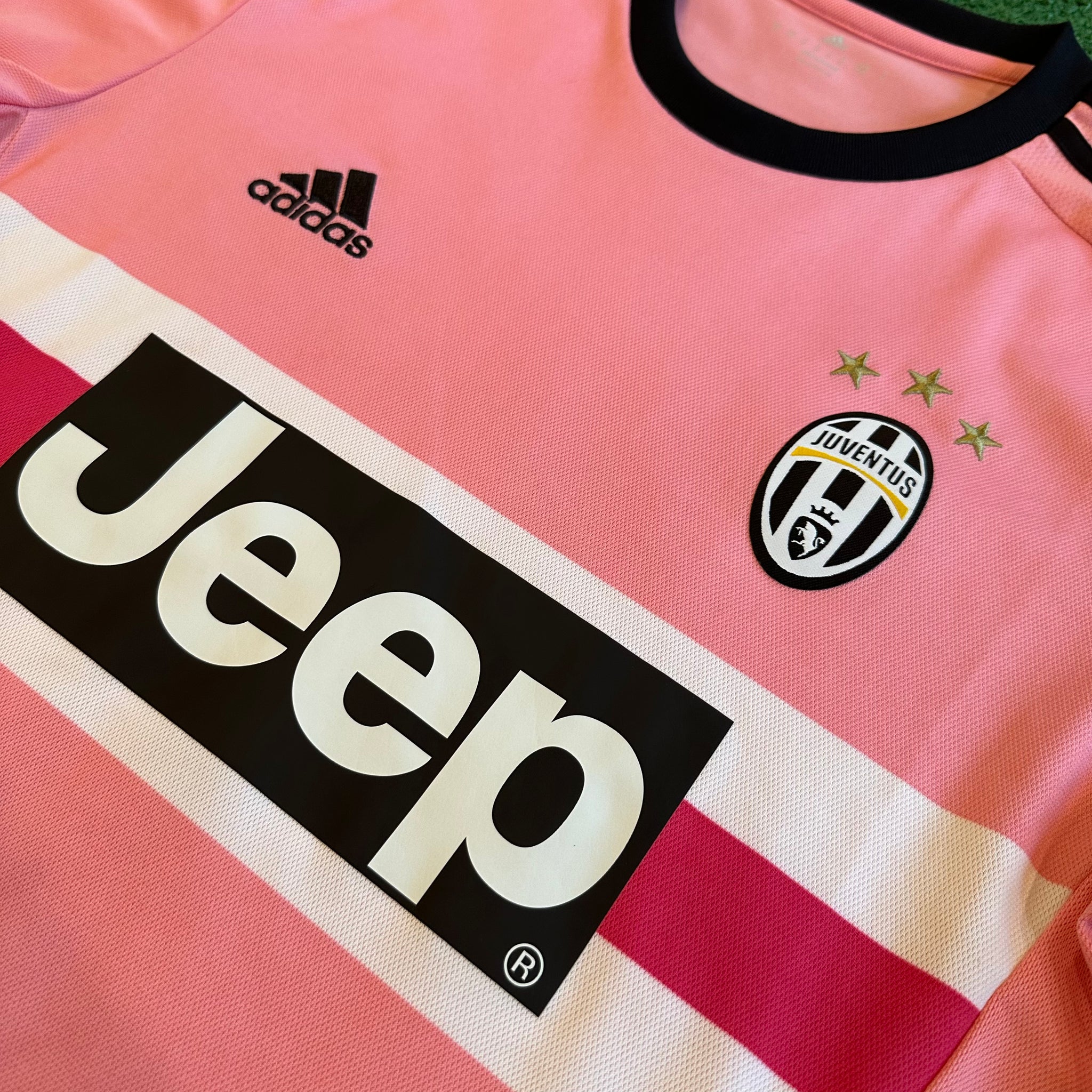 Adidas Juventus FC 2015/16 Away Soccer Jersey (M)