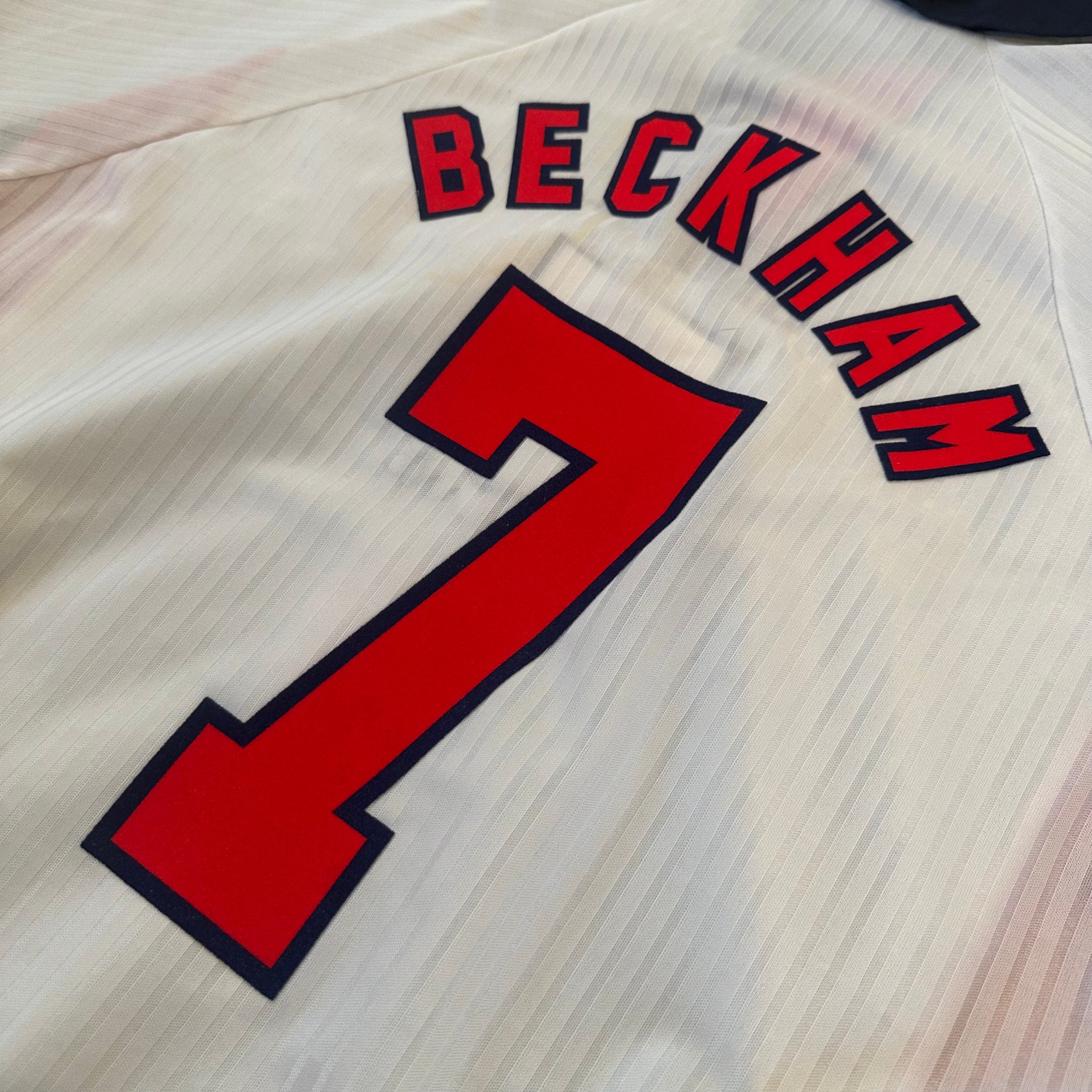 Vintage Umbro England #7 Beckham 1998 Home Soccer Jersey (XL)