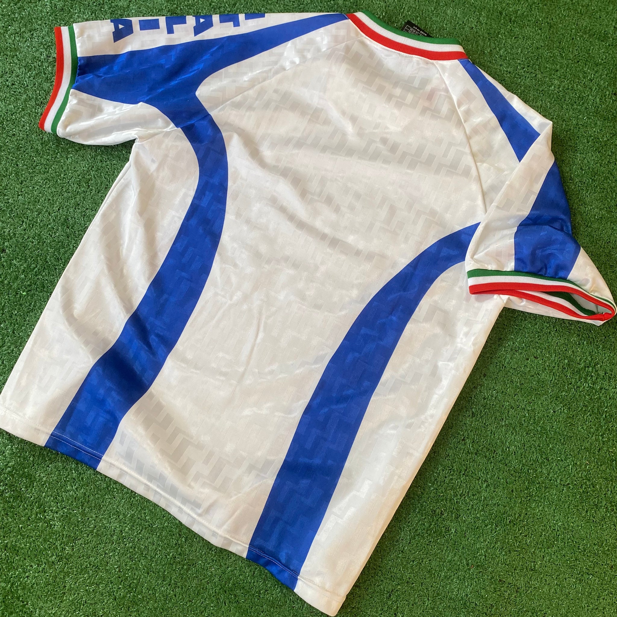 Vintage Nike Italy 90s Premier Training Soccer Jersey (L)