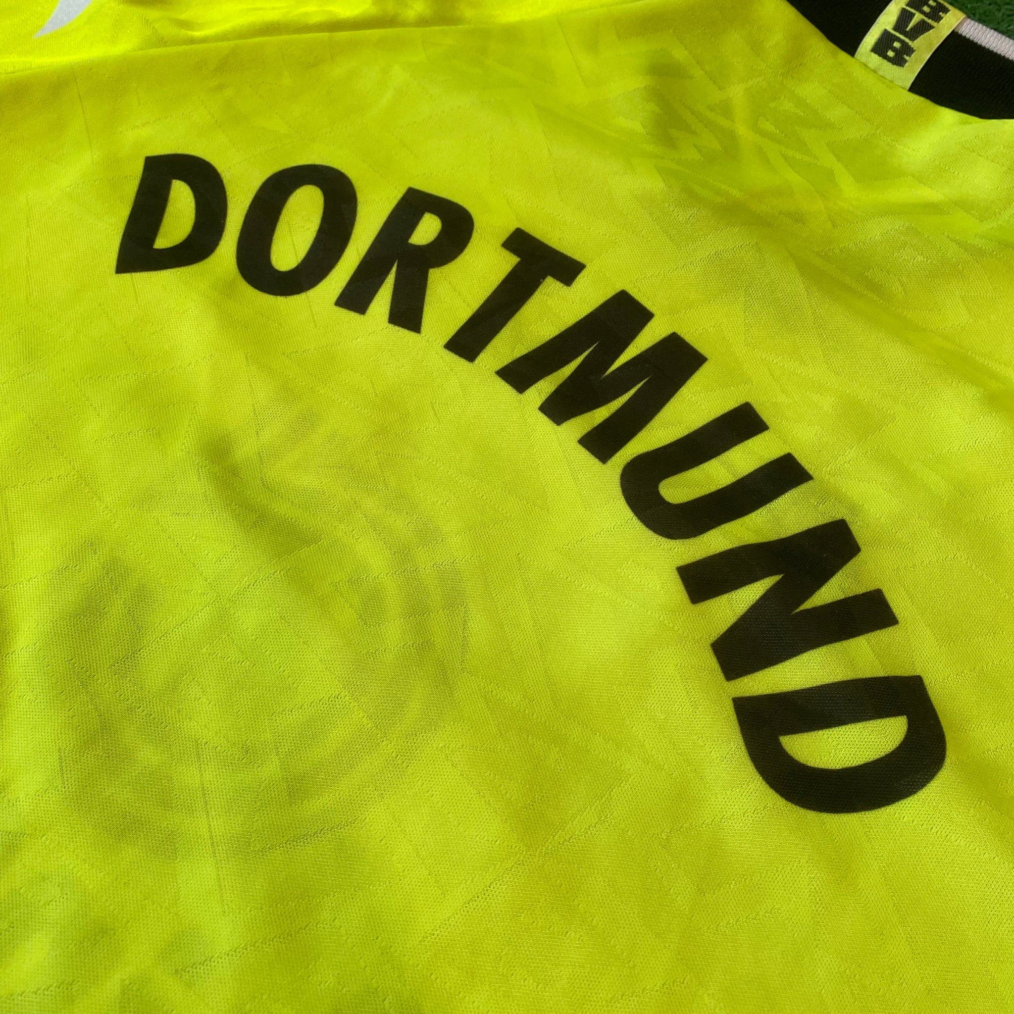 Vintage Nike Borussia Dortmund 1995/96 Home Soccer Jersey (XL)