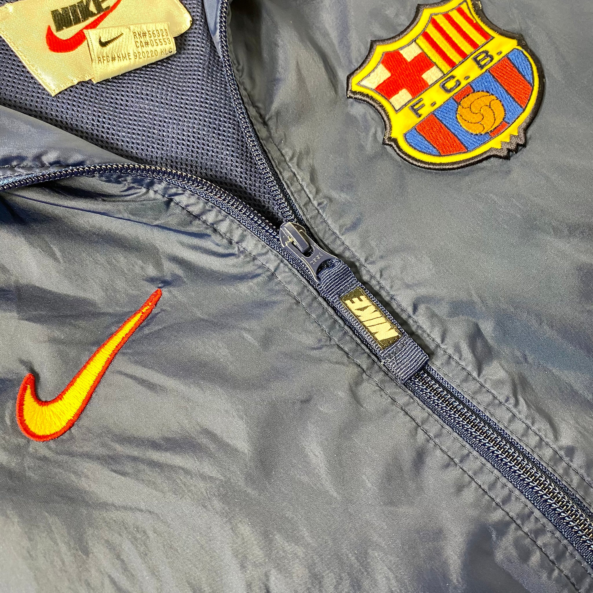 Vintage Nike Barcelona Long-Tail Team Windbreaker Jacket (S)